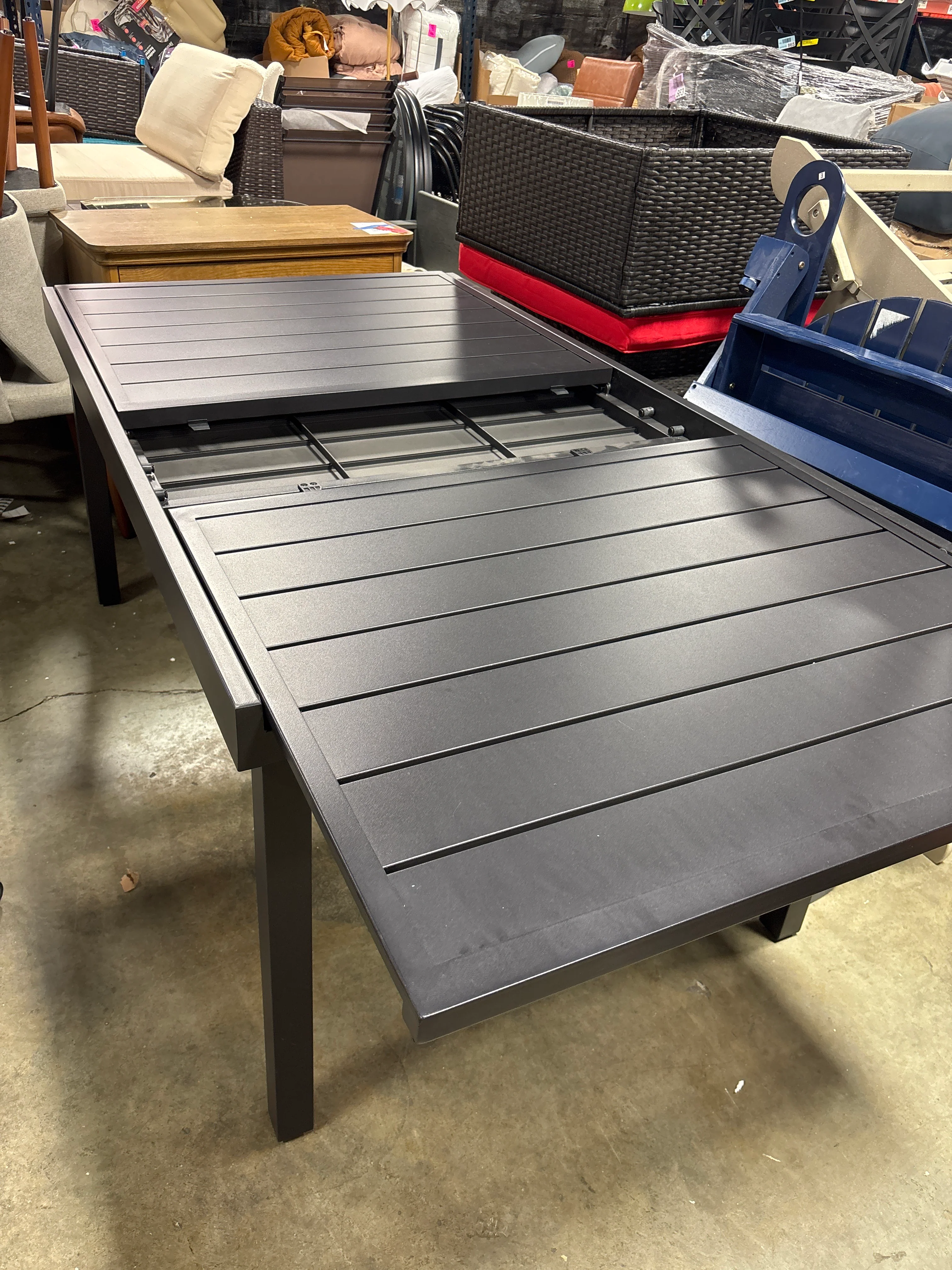106" L X 35" Outdoor Expandable Dining Table SHOWROOM ITEM - Image 4