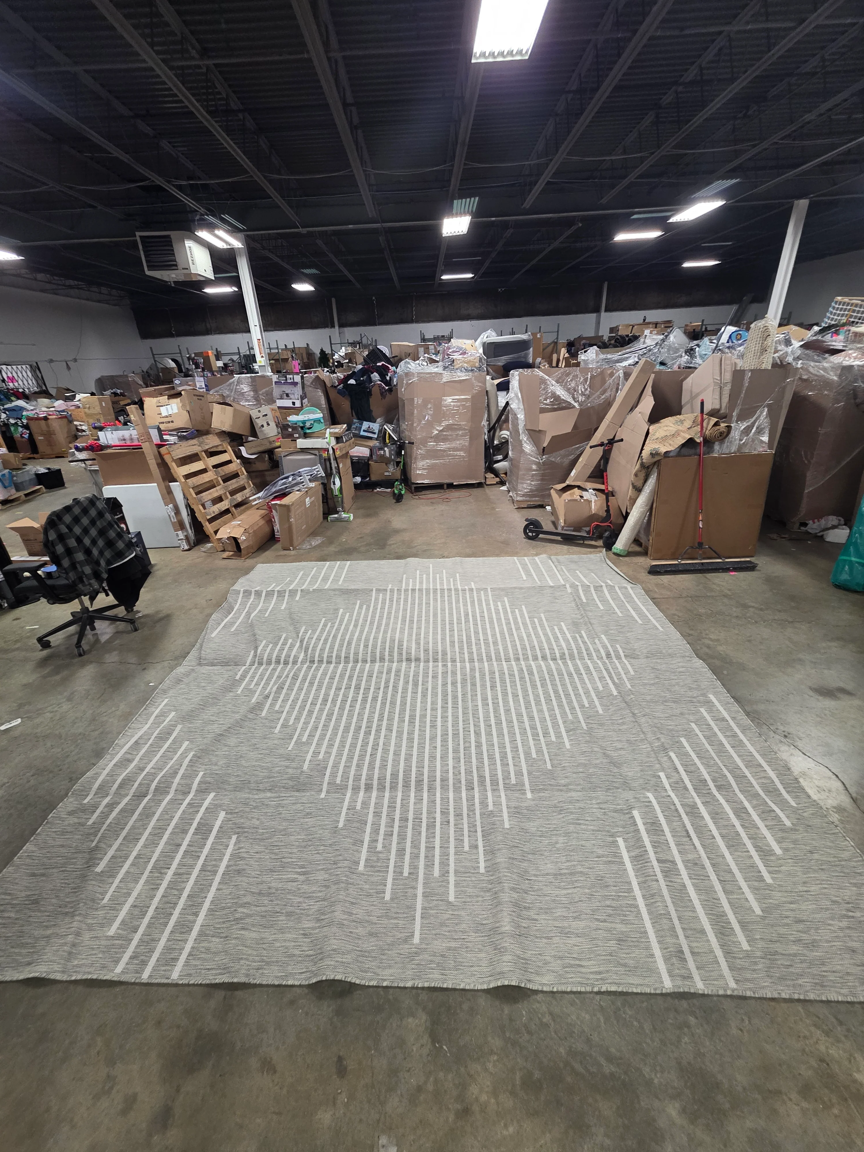 12' x 12' Modern Indoor / Outdoor Square Rug - Image 6