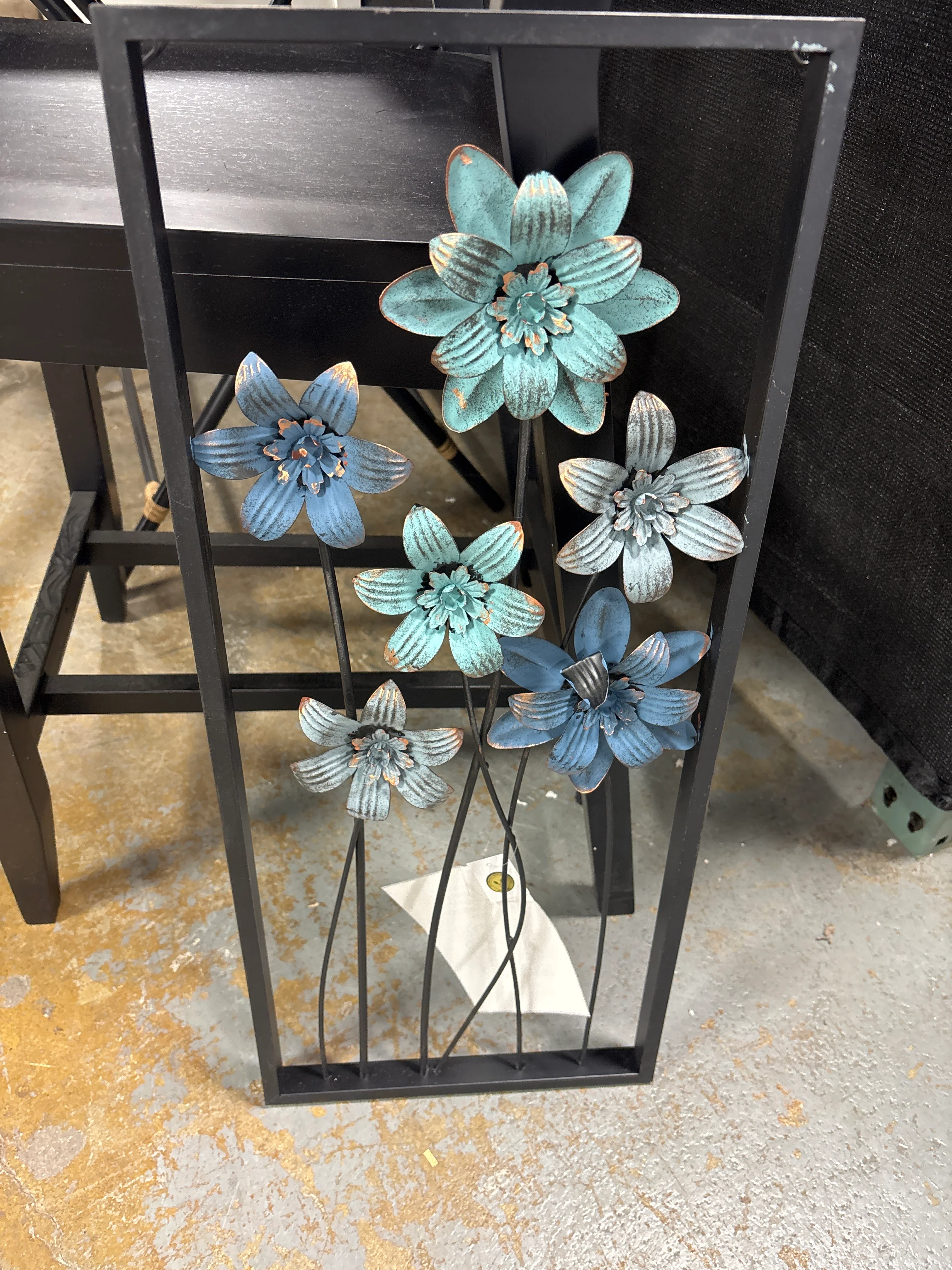 1pc Assorted Blue Metal Flower Art 12" x 28" SHOWROOM ITEM - Image 2