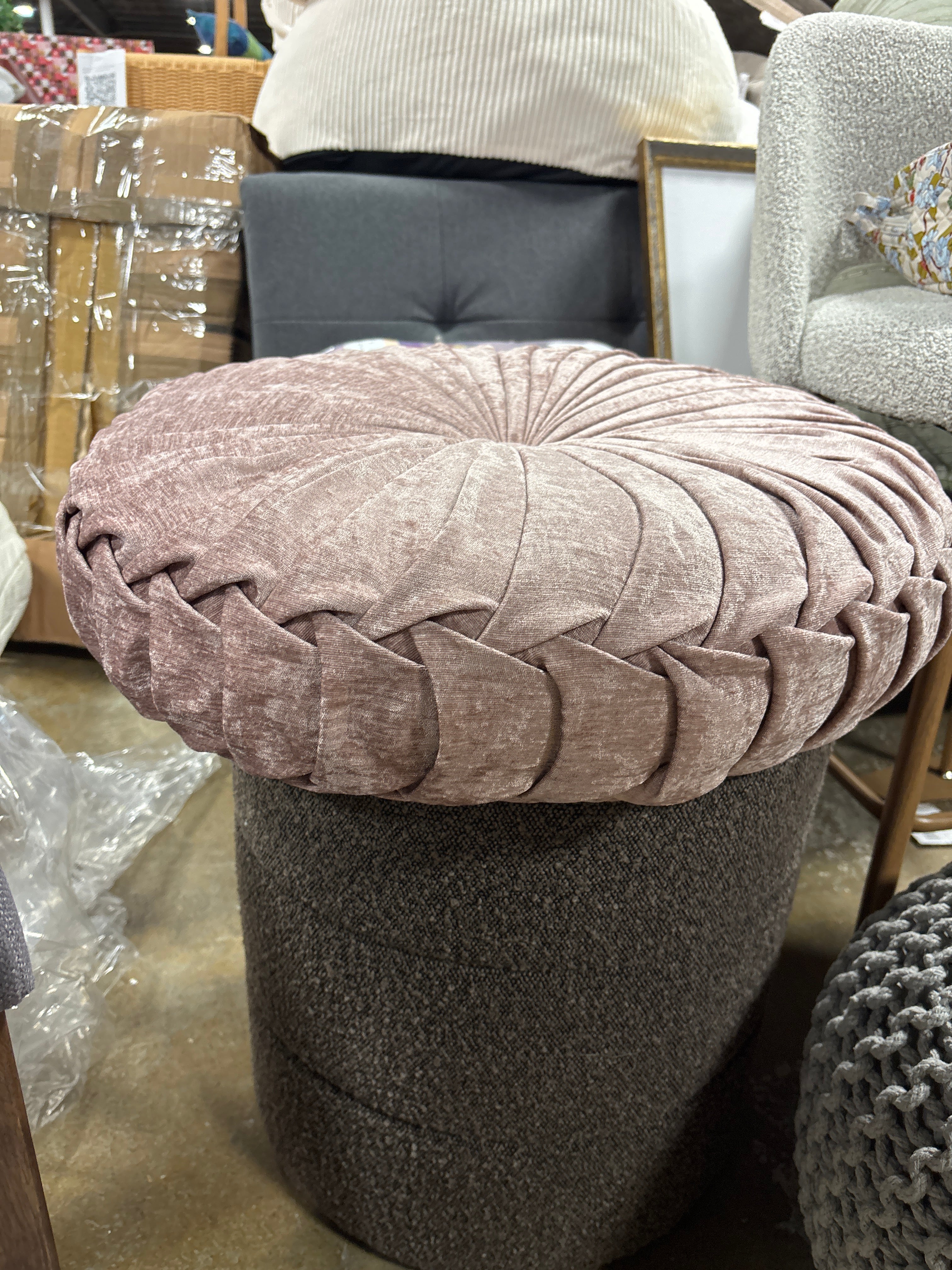 22" Oversize Lorissa Poly Chenille Round Floor Pillow - Blush SHOWROOM ITEM - Image 3