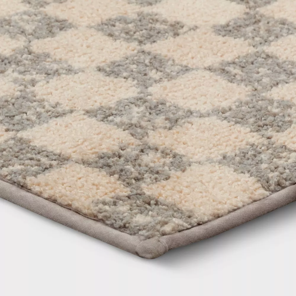 Washable Checkerboard Plush Accent Rug 2'6"x4' - Image 3