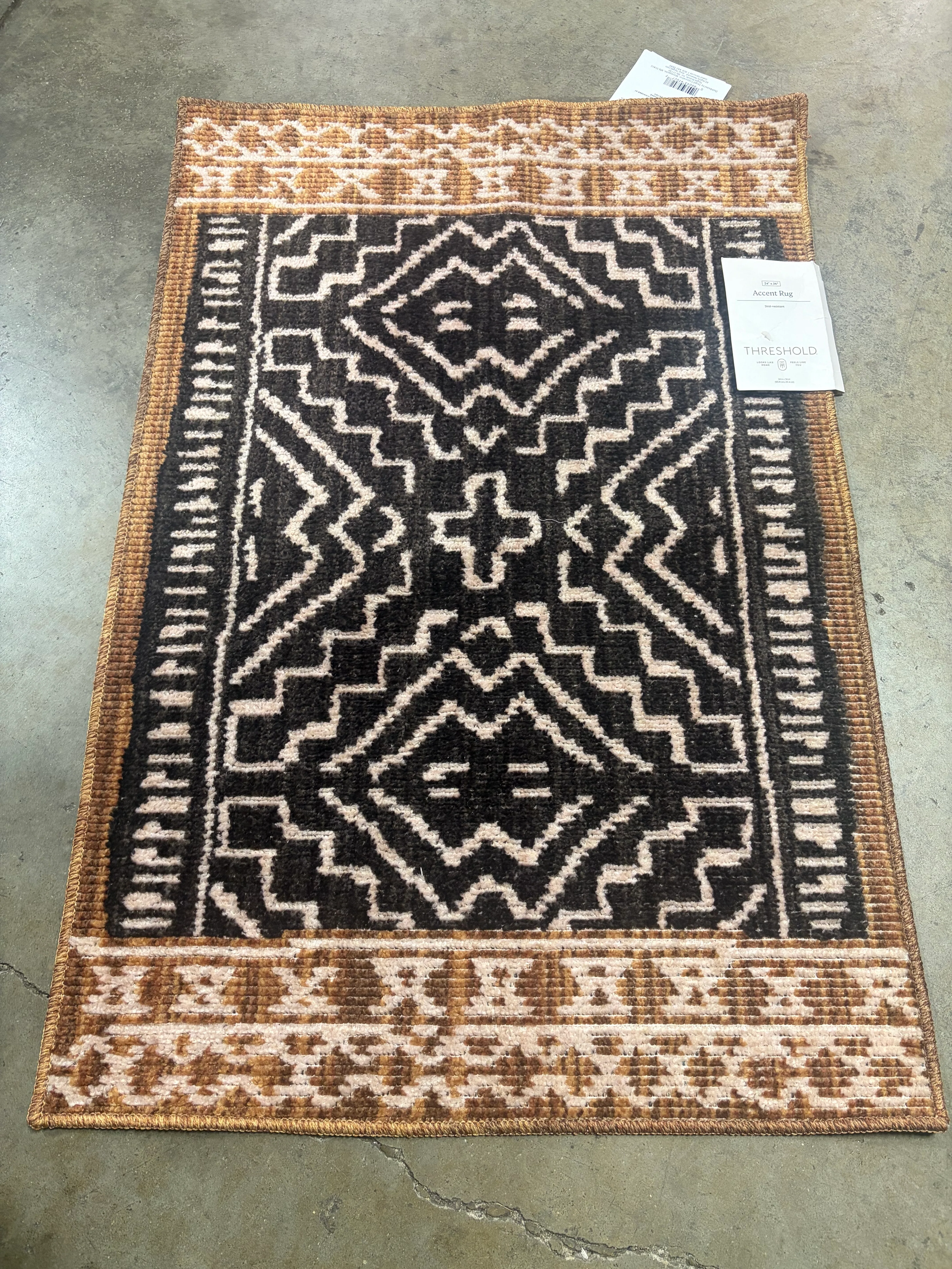 Global Accent Rug Black/Tan 2'x3' - Image 5
