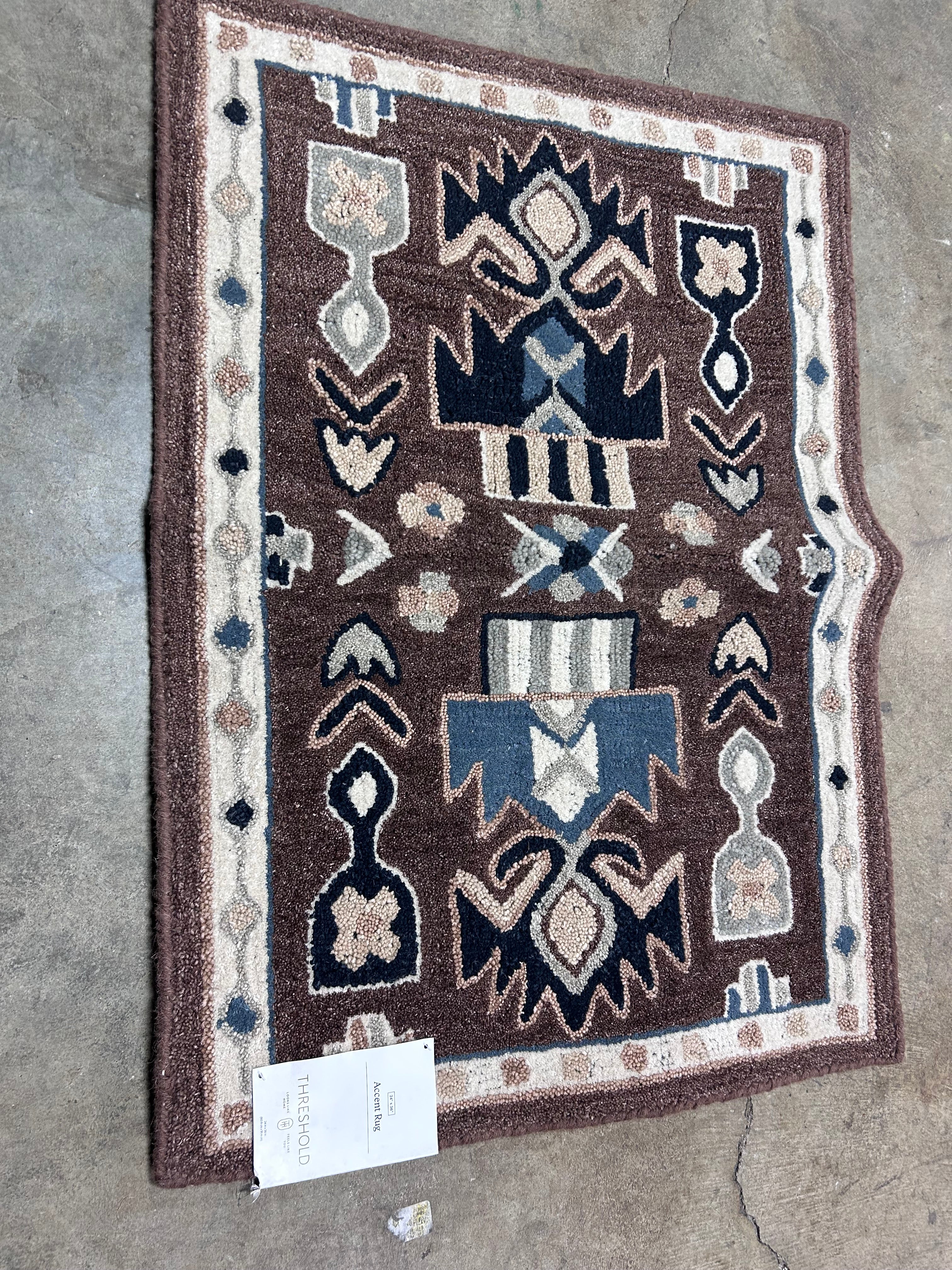 Wool Tufted Accent Rug Brown 2'x3' - Image 5