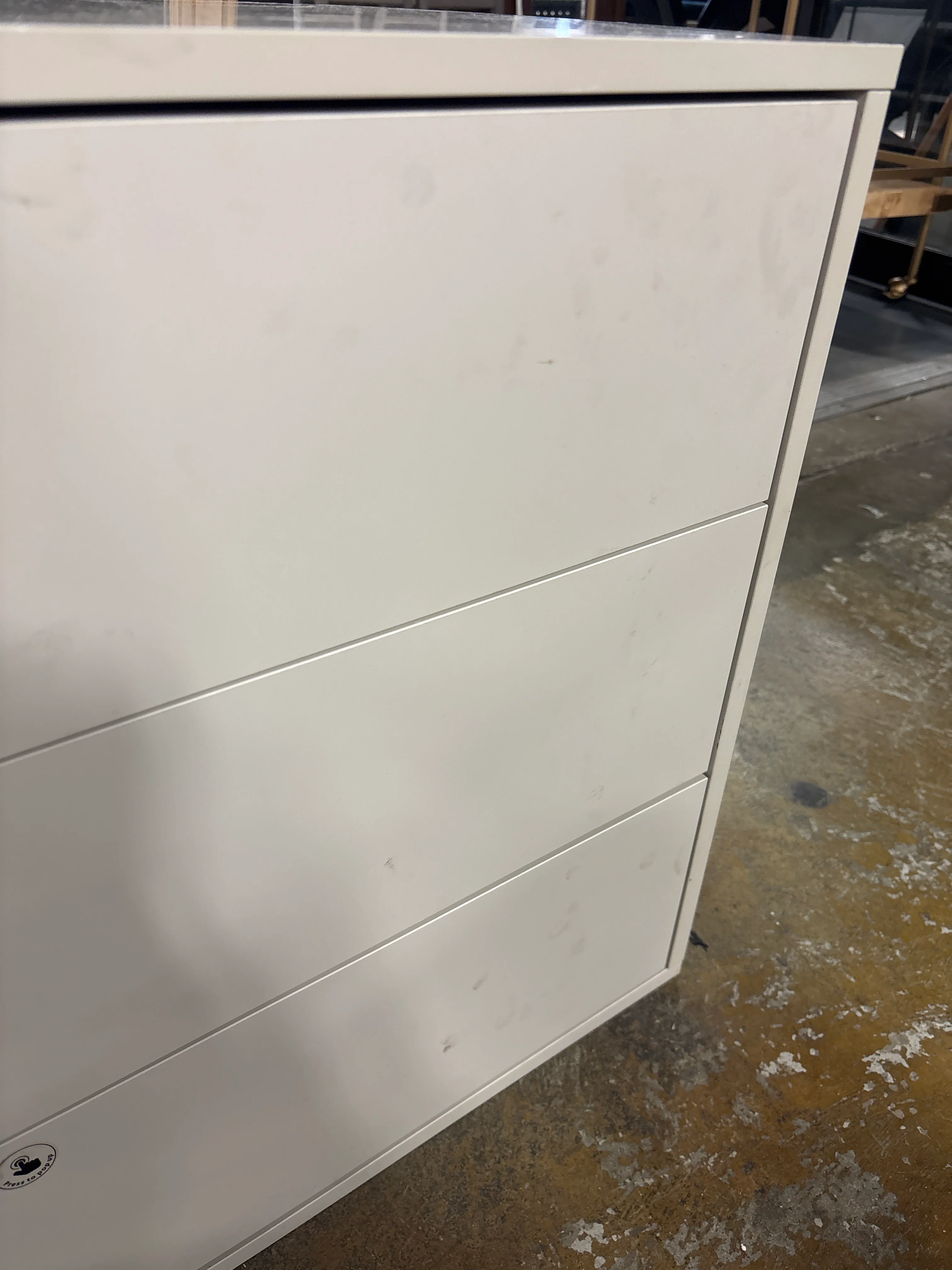 31.4" Modern Cream 3-Drawer Dresser Push to Open SHOWROOM ITEM - Image 3