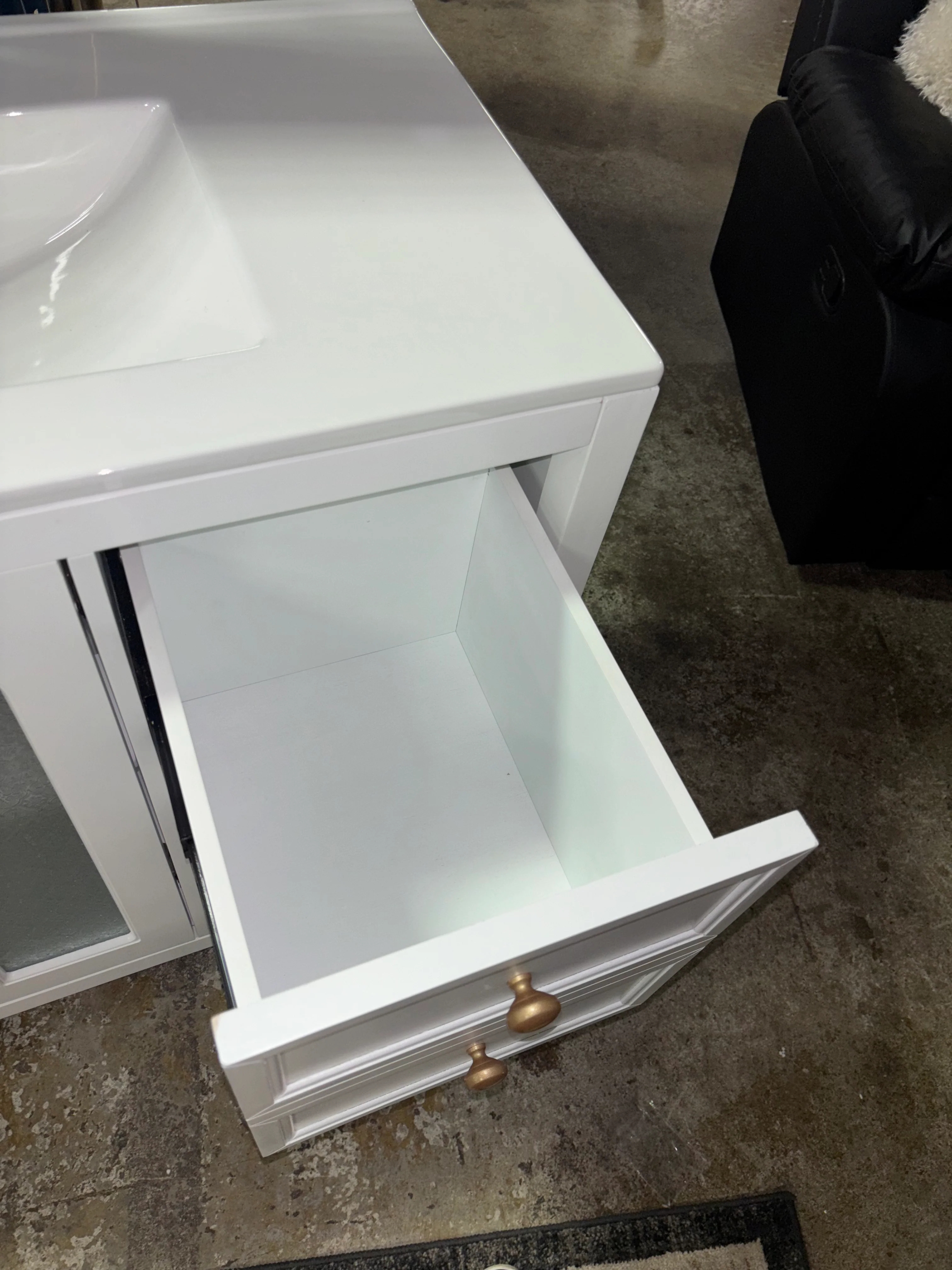 36" Single Bathroom Vanity Set with Ceramic Top White SHOWROOM ITEM - Image 6