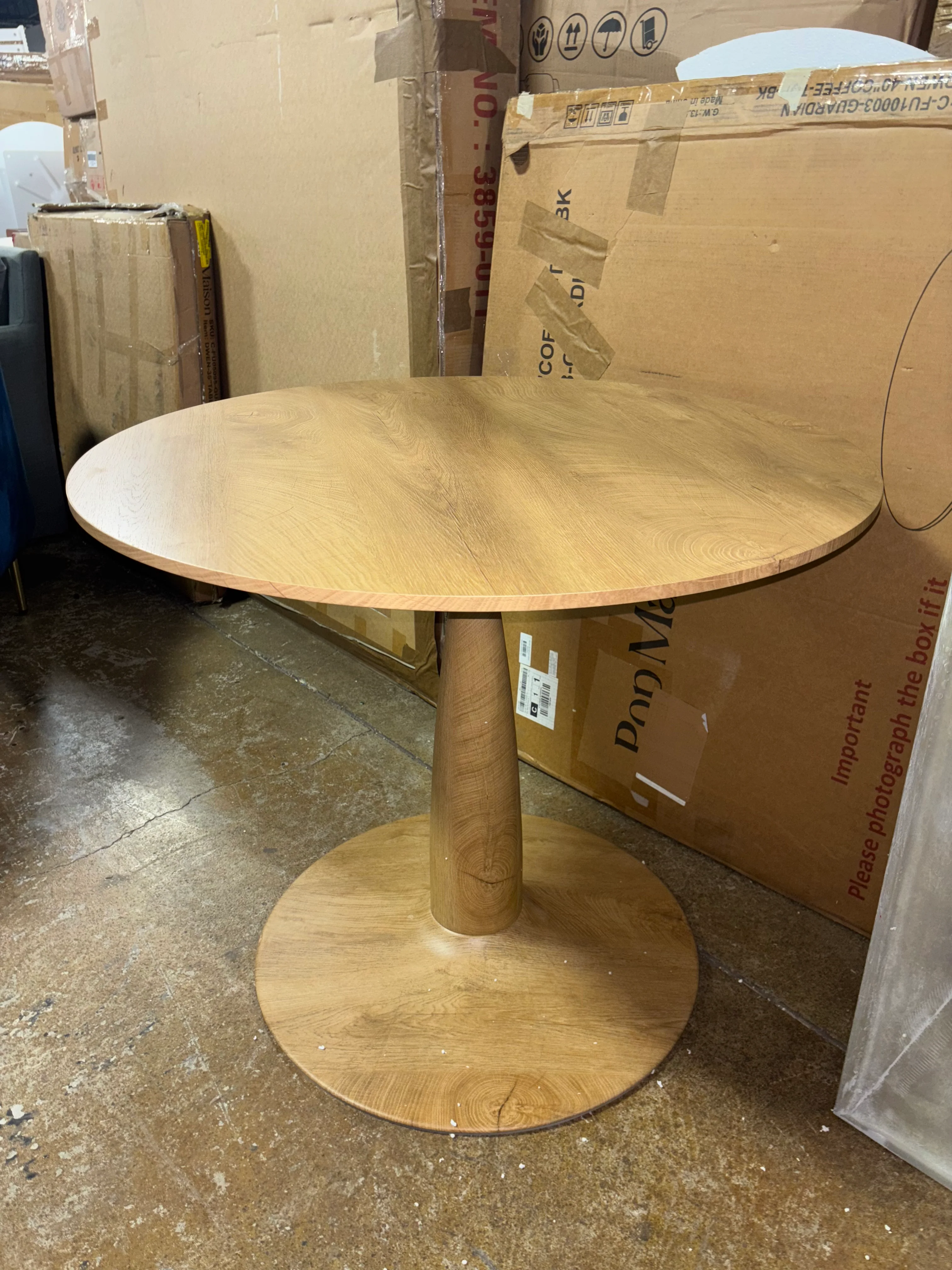34.75" Round Pedestal Dining Table SHOWROOM ITEM - Image 3