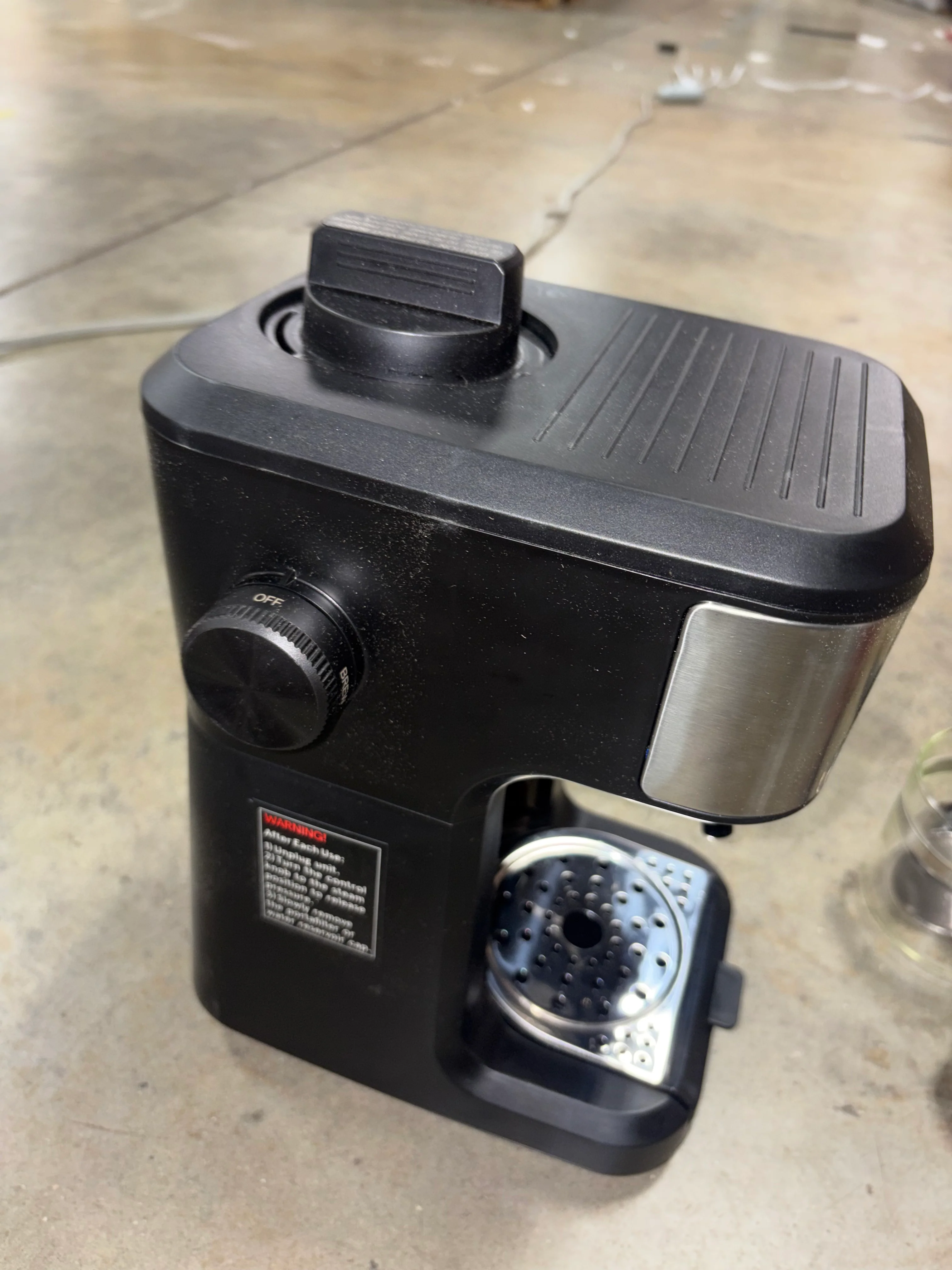 4 Shot Steam Espresso Maker with Frothing Wand Black/Stainless Steel Finish - Image 8