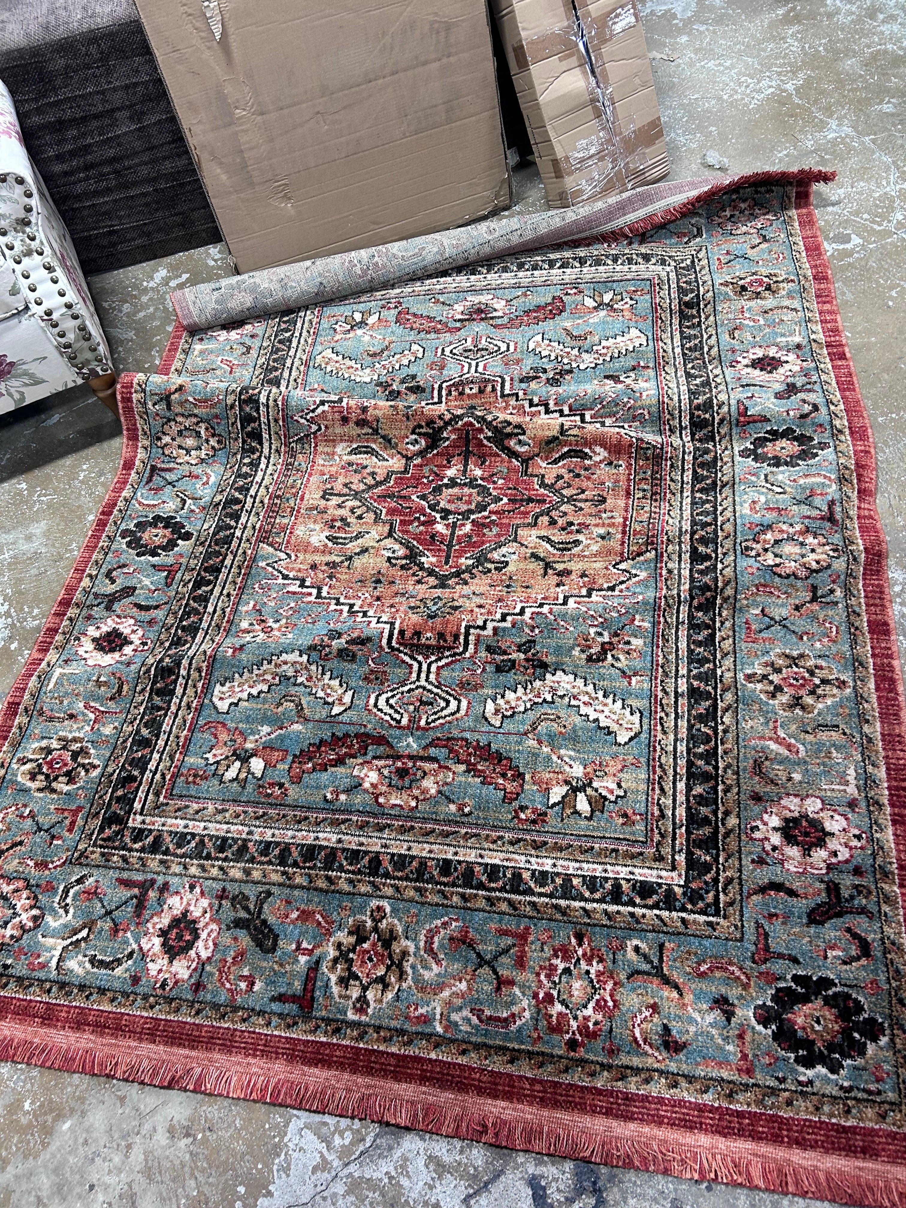 Floral Accent Rug 5 x 7 - Image 2