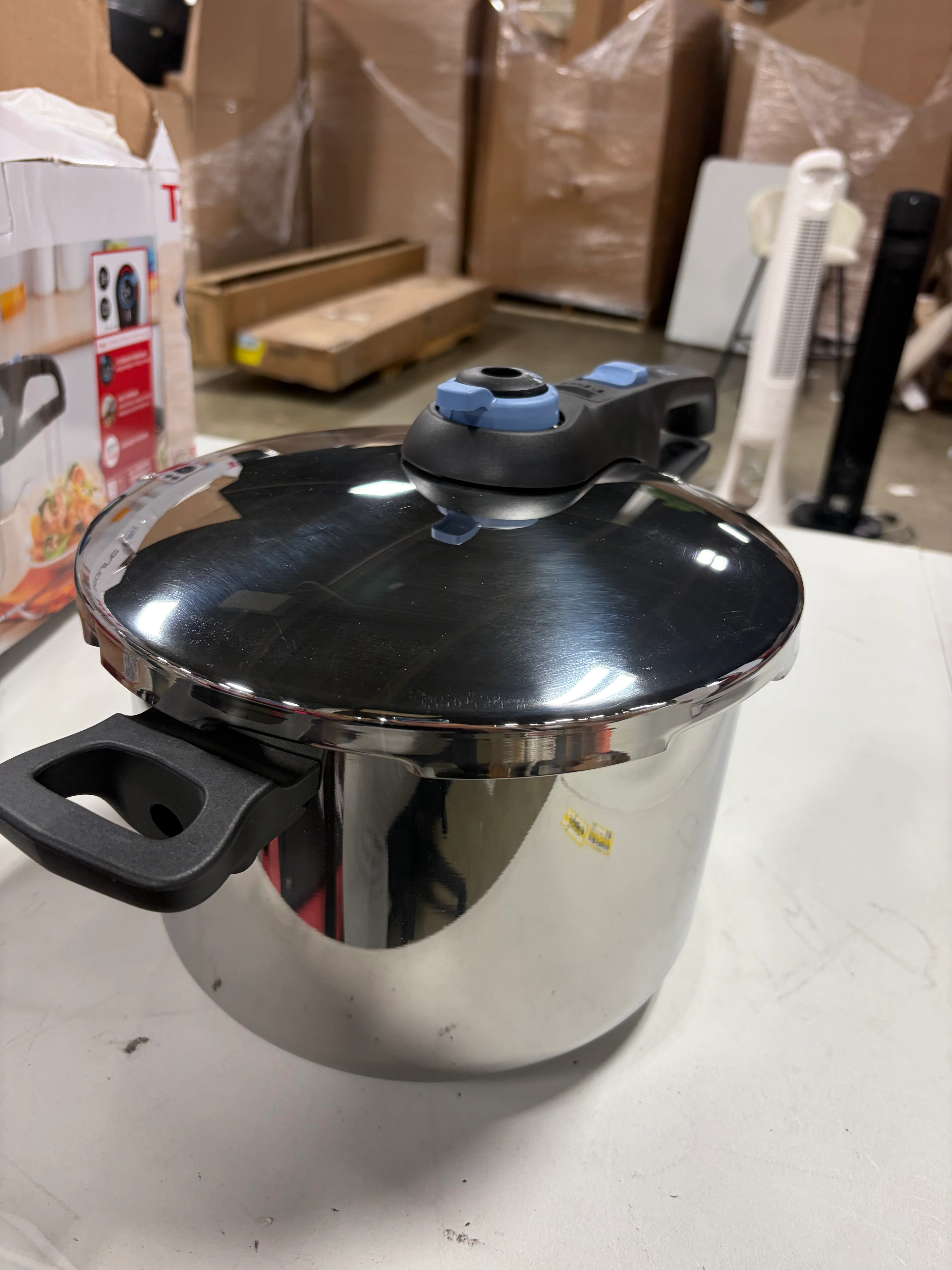 Stainless Steel Pressure Cooker with Straining Basket - Image 9