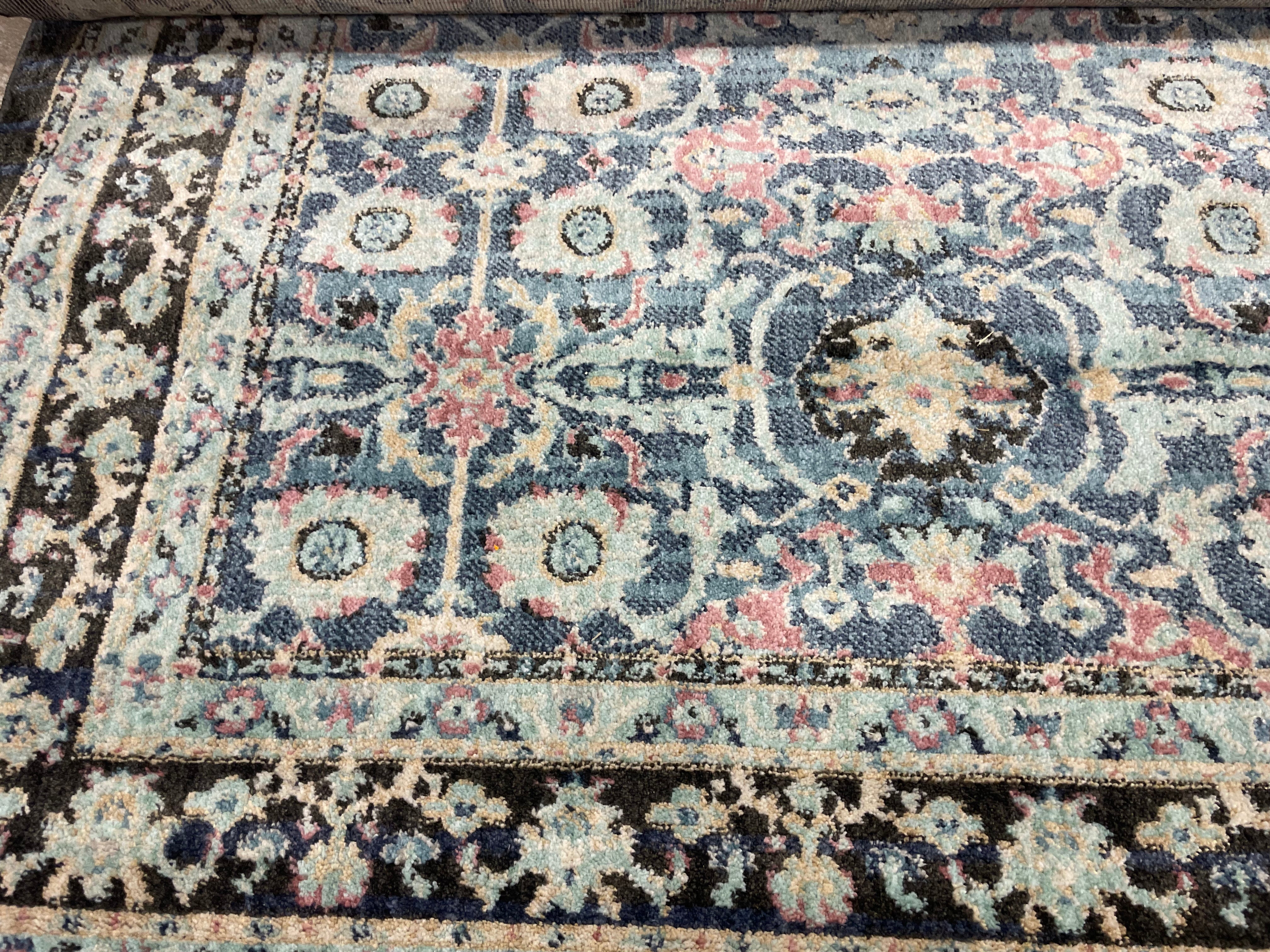Floral Persian Area Rug 7'x10' - Image 5