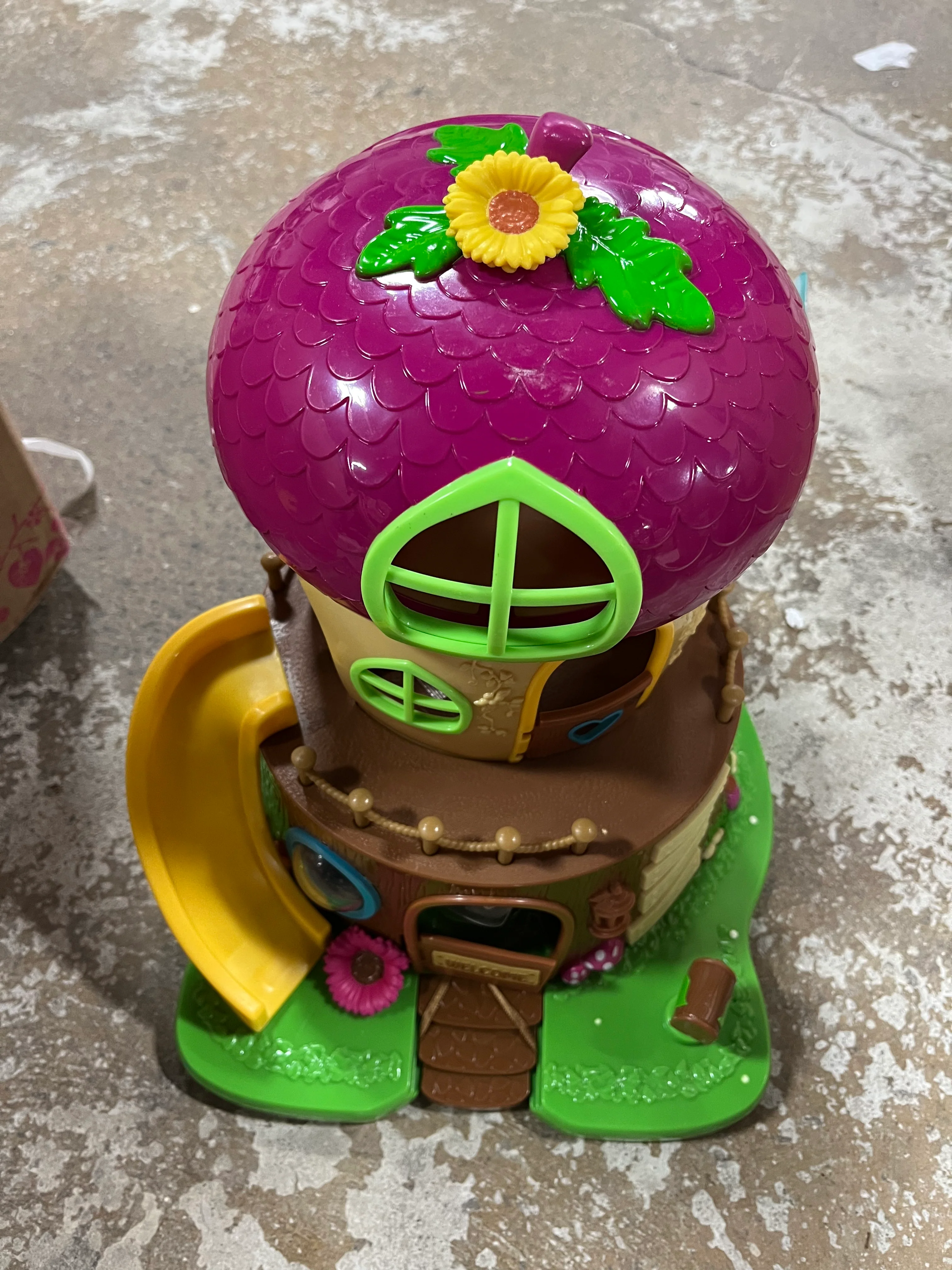 Acorn Treehouse Playhouse with Bobblehead Character - 2 TREEHOUSE - Image 8