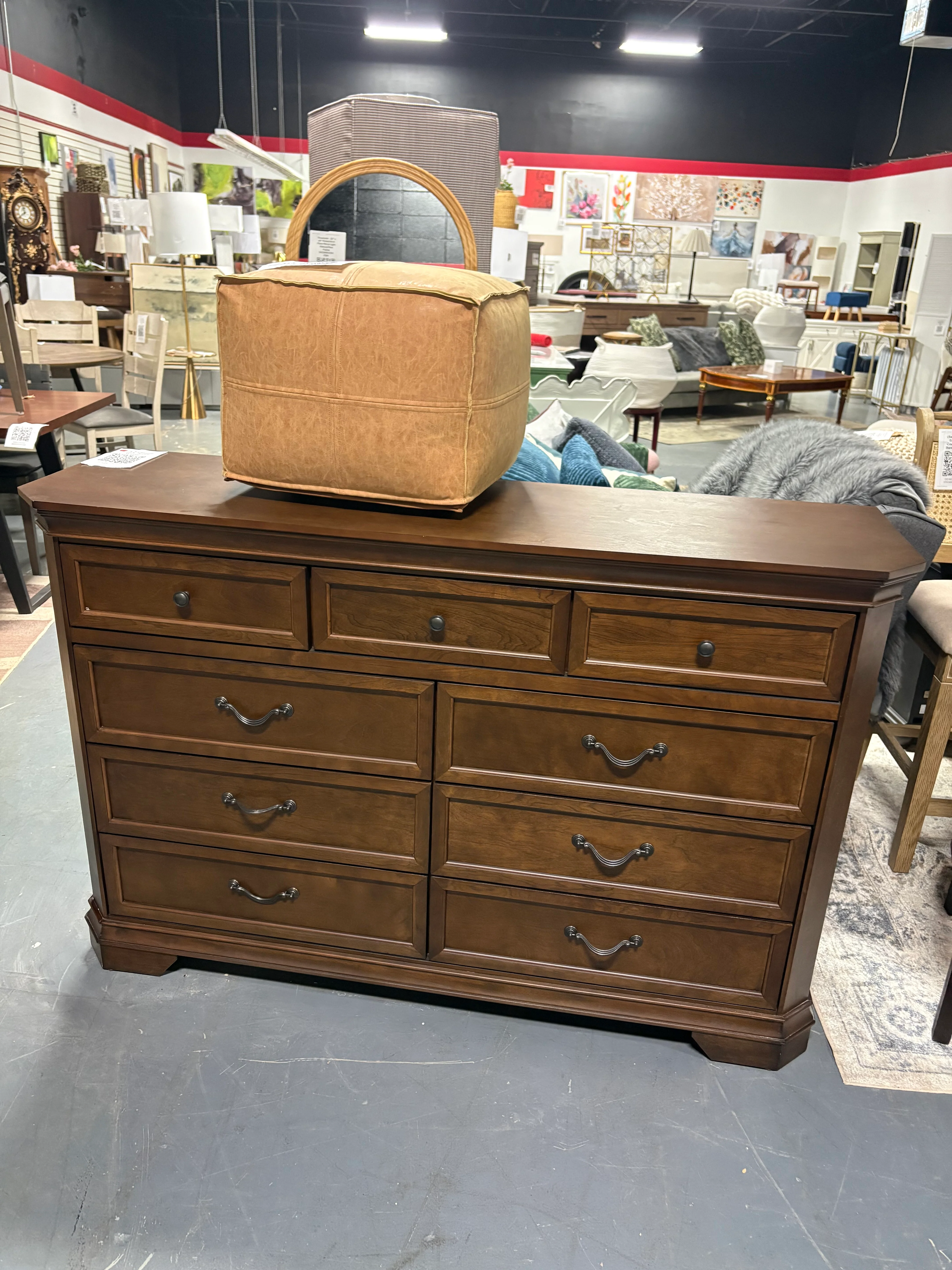 Ailany Traditional Wood 9-drawer Dresser SHOWROOM ITEM - Image 2