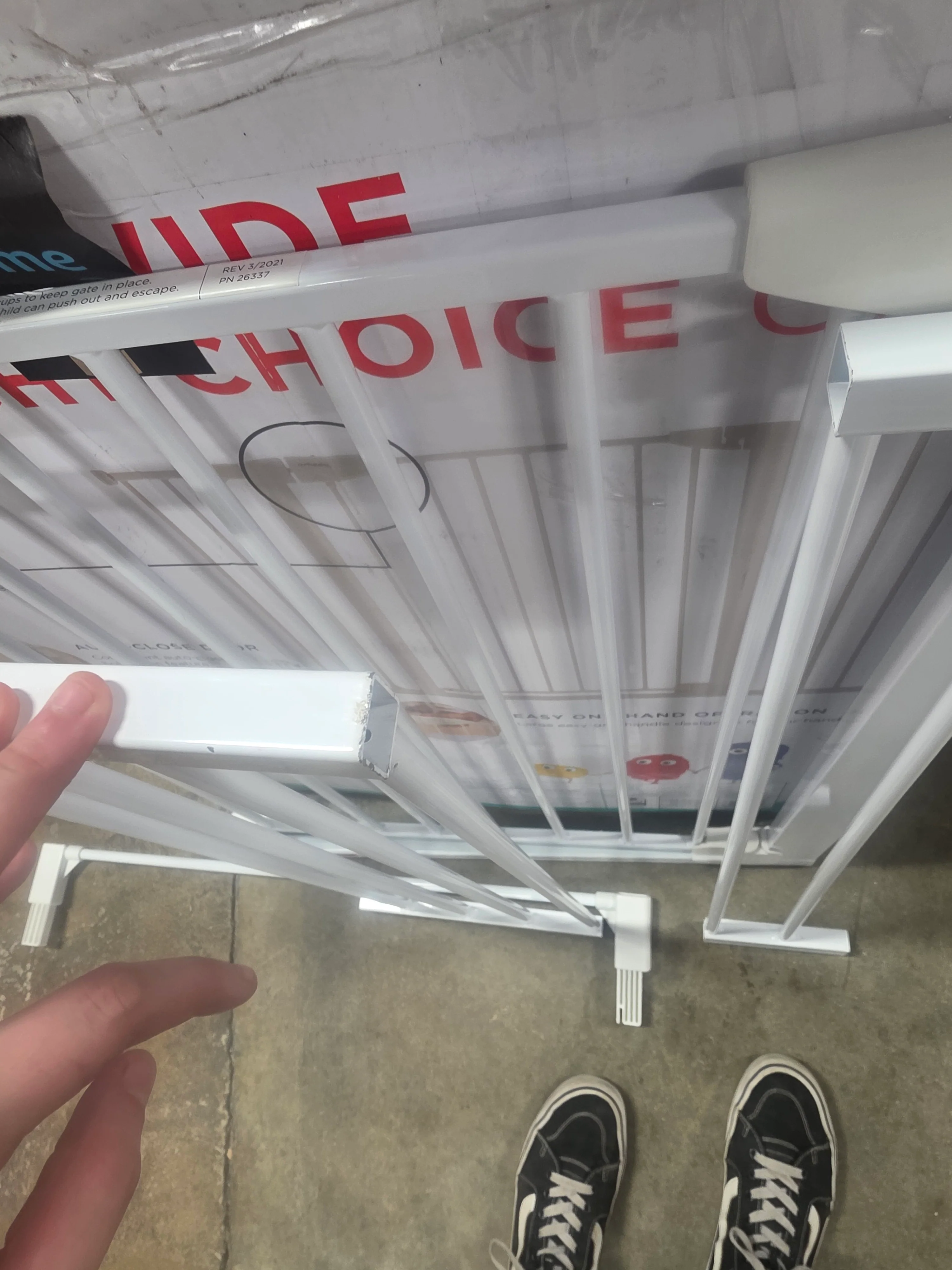 Bright Choice Auto Close Baby Gate: Pressure Mounted White - Image 4