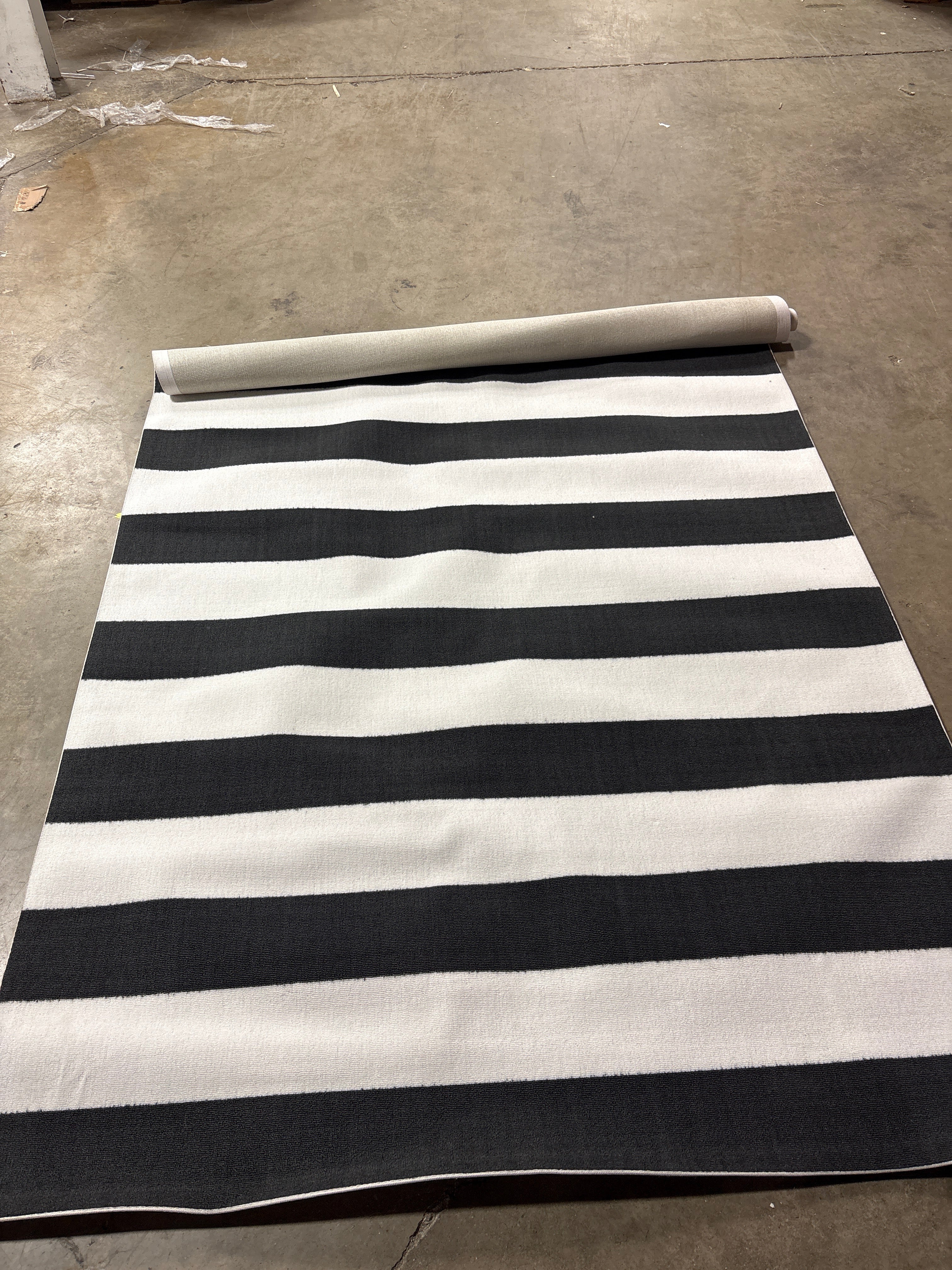 Christa Striped Indoor/Outdoor Area Rug 5'x8' - Image 4