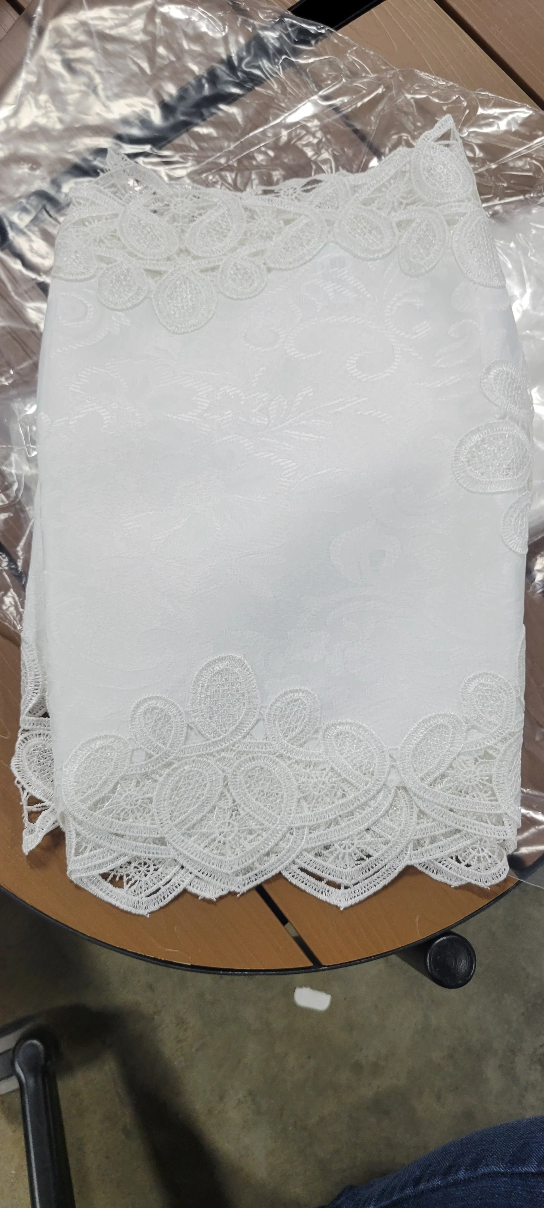 Christofer Floral Oval Table Runner - Image 2