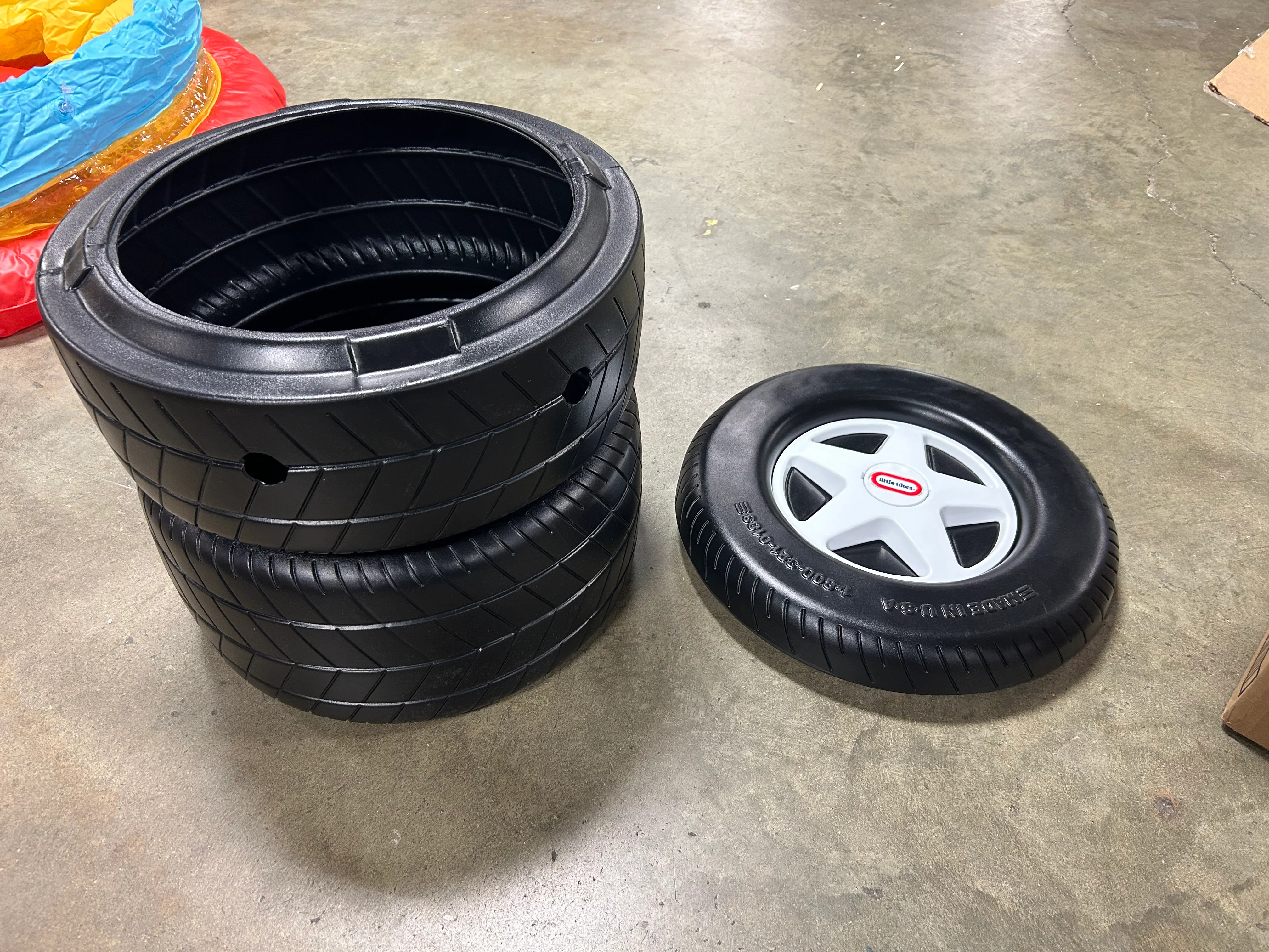 Classic Racing Tire Toy Chest - Image 4