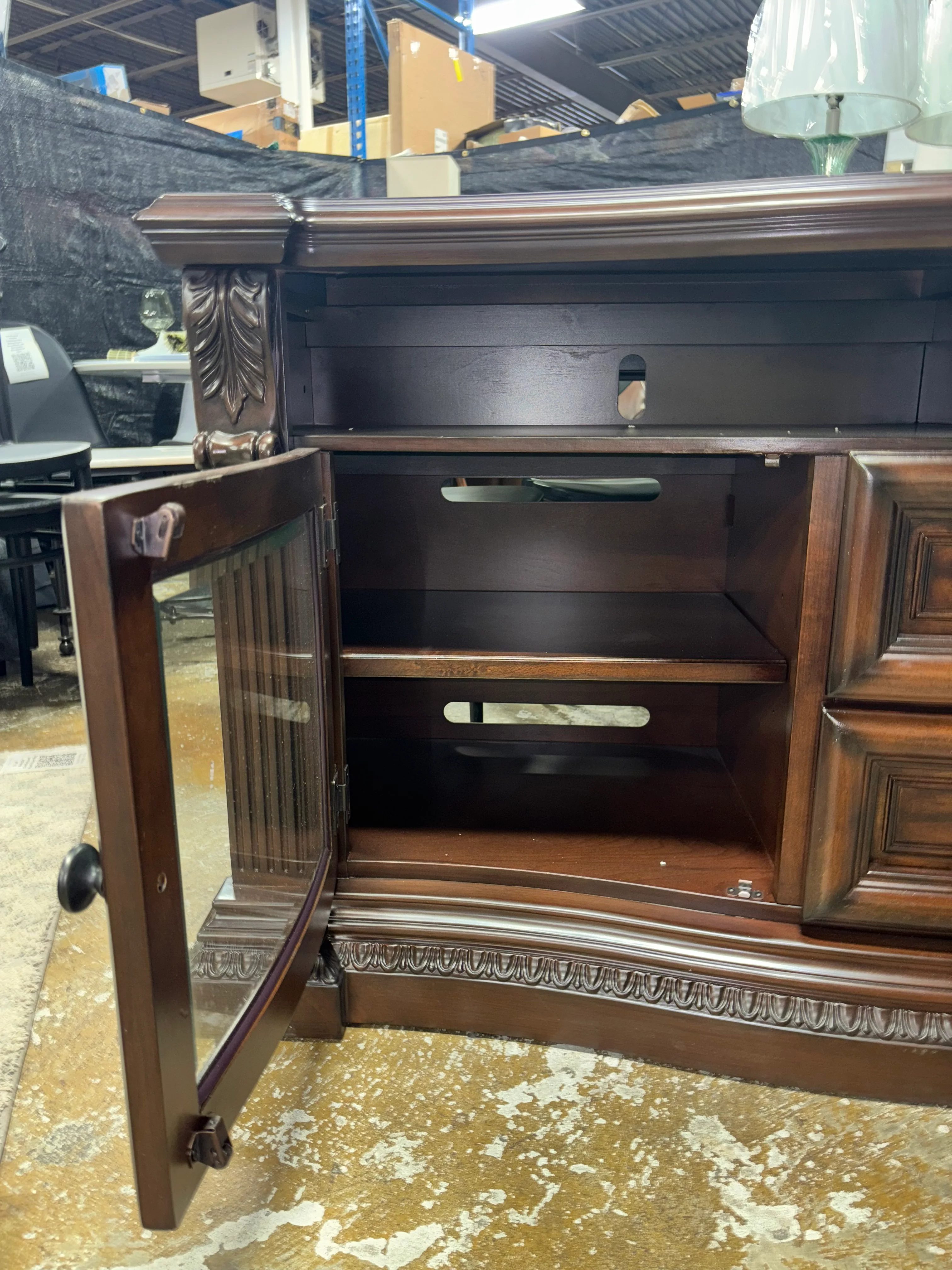Coria TV Stand for TVs up to 75" SHOWROOM ITEM - Image 6