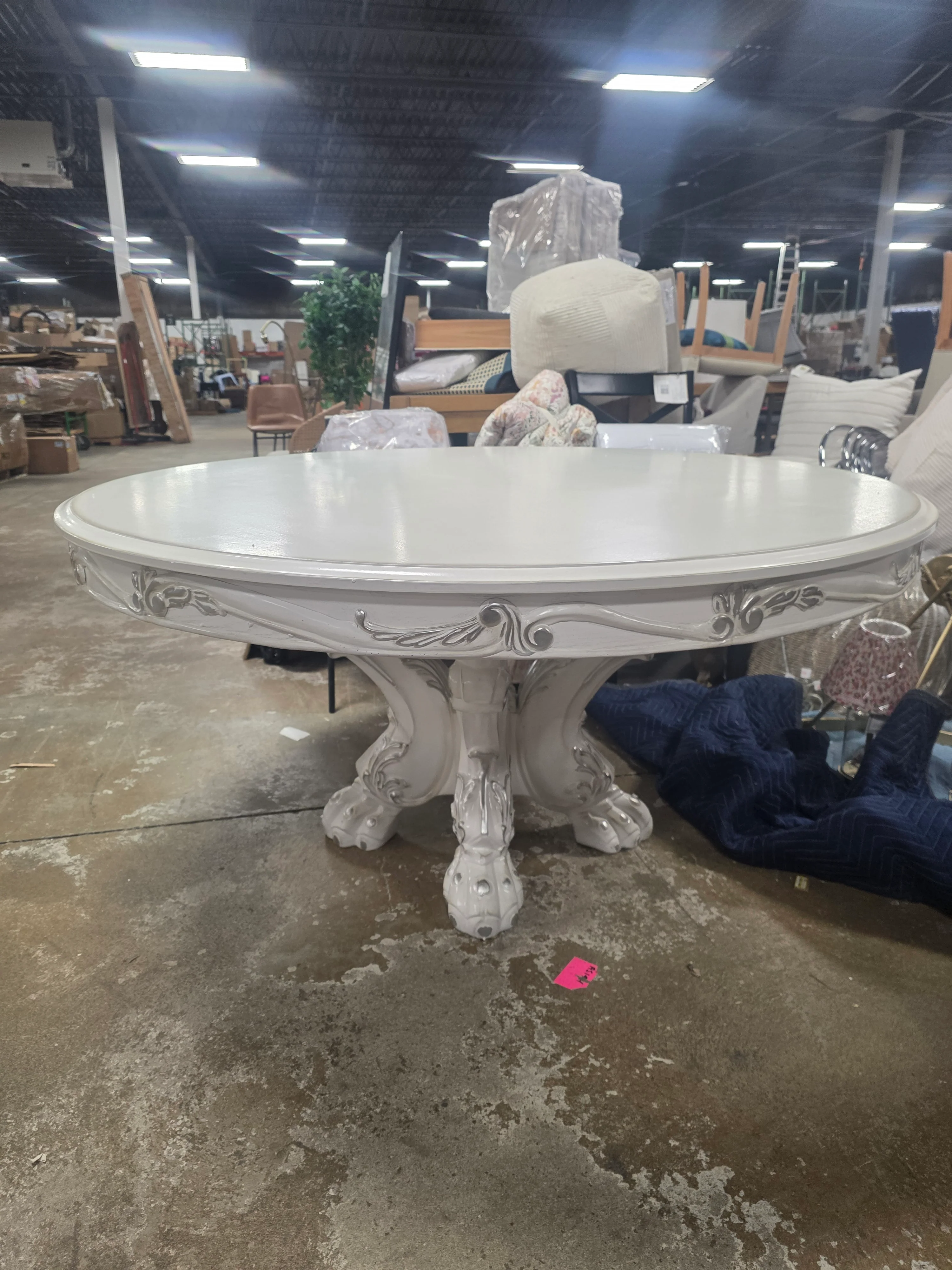 Dresden Round Pedestal Dining Table - SHOWROOM ITEM - Image 2