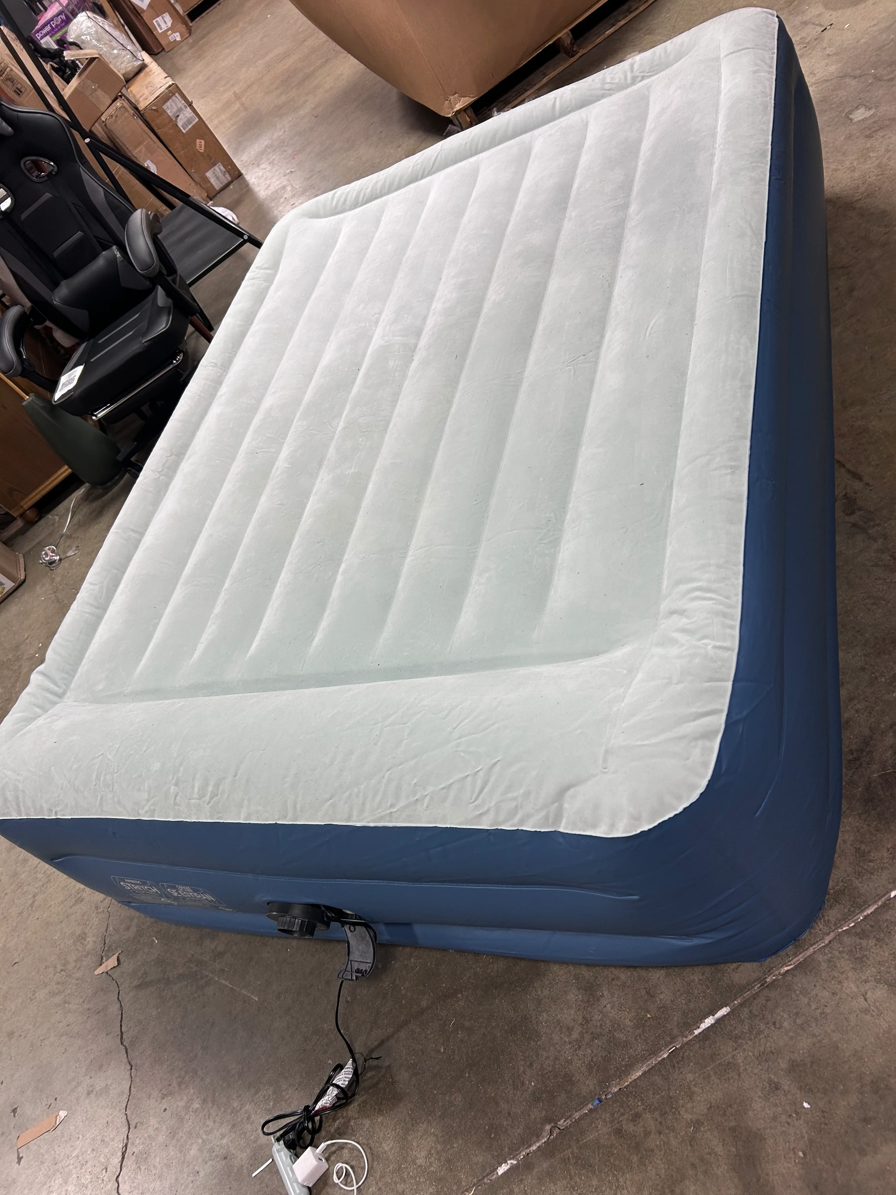 Elevated Pillow Rest Queen Air Mattress with Internal Pump - Off-White/Blue - Image 6