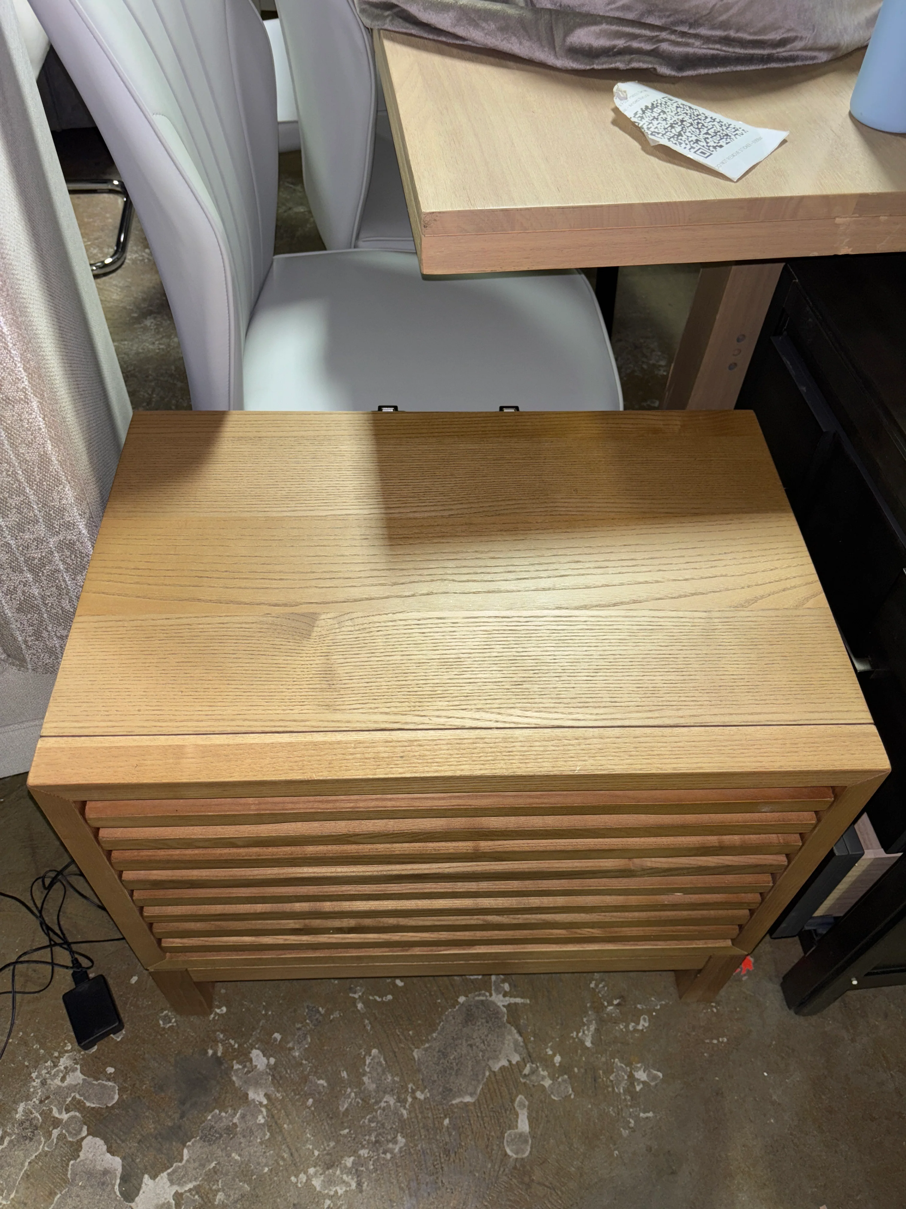 Finnian 24'' W Nightstand SHOWROOM ITEM - Image 3