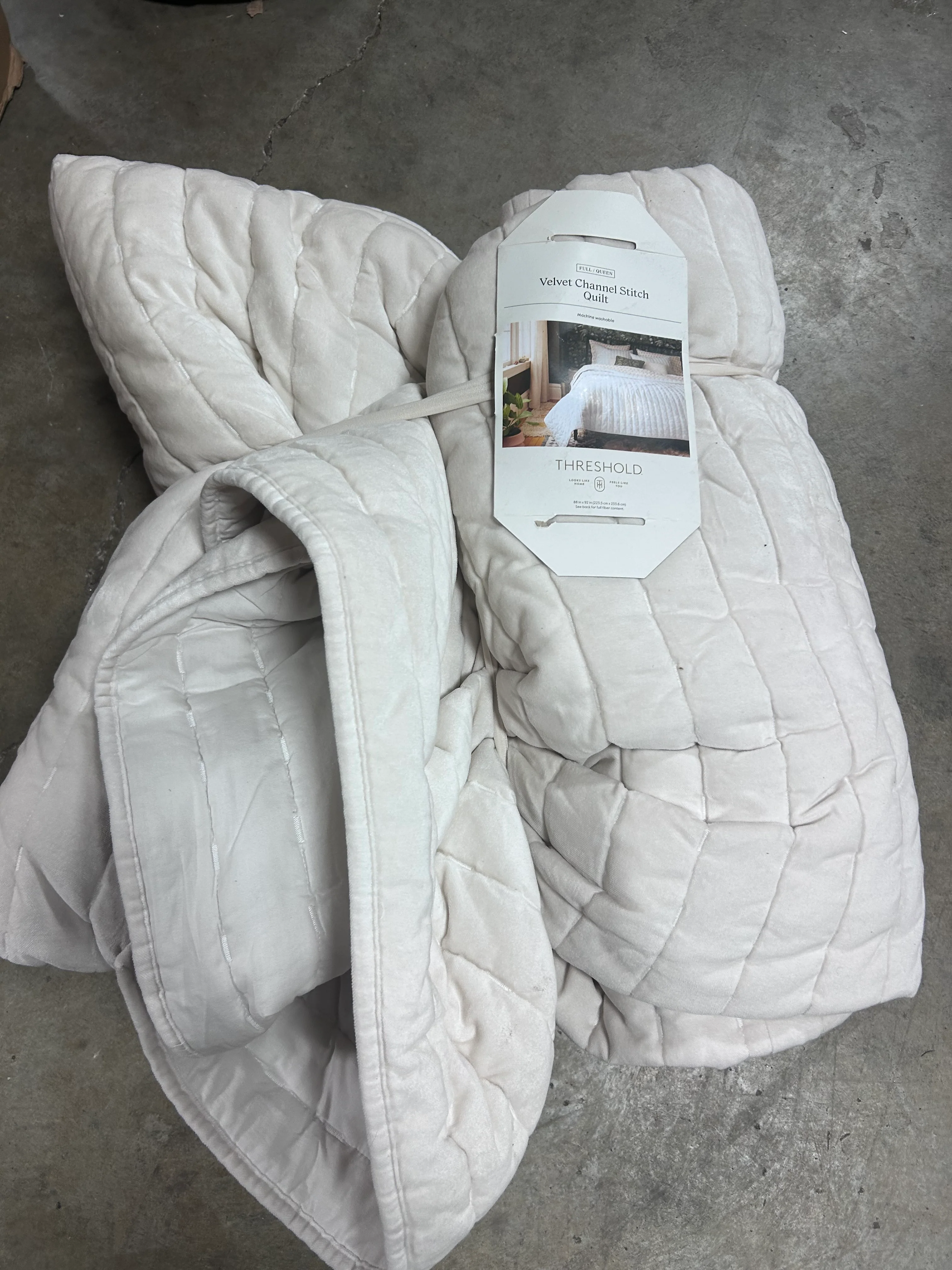 Channel Stitch Velvet Quilt Cream Full/Queen - Image 5