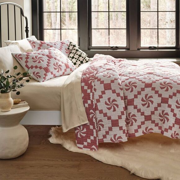 Holiday Matelasse Quilt Set Red Full/Queen - Image 4