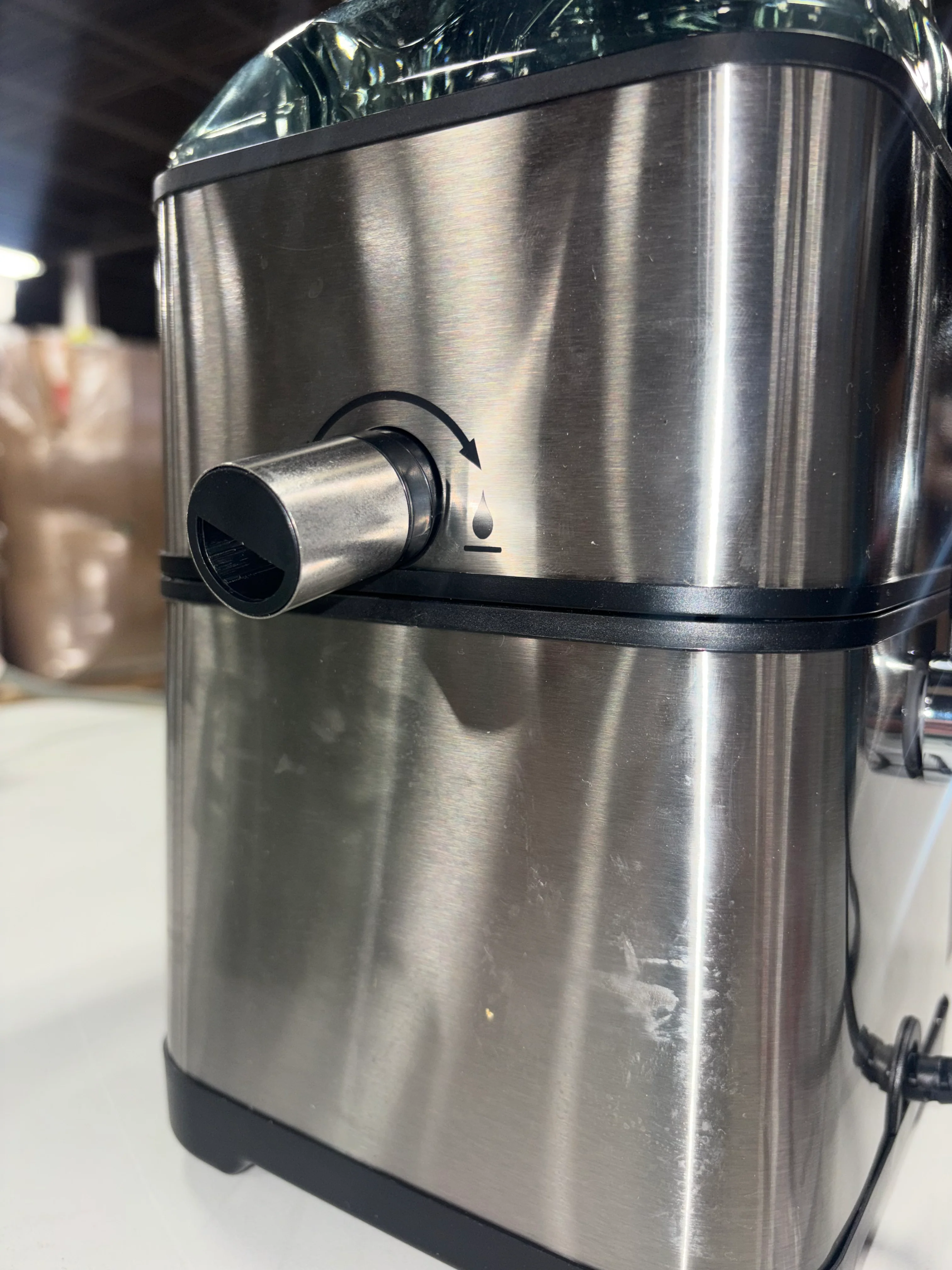 Gourmia 6 Speed Wide Mouth Juice Extraction with Self-Clean: Stainless Steel - Image 8