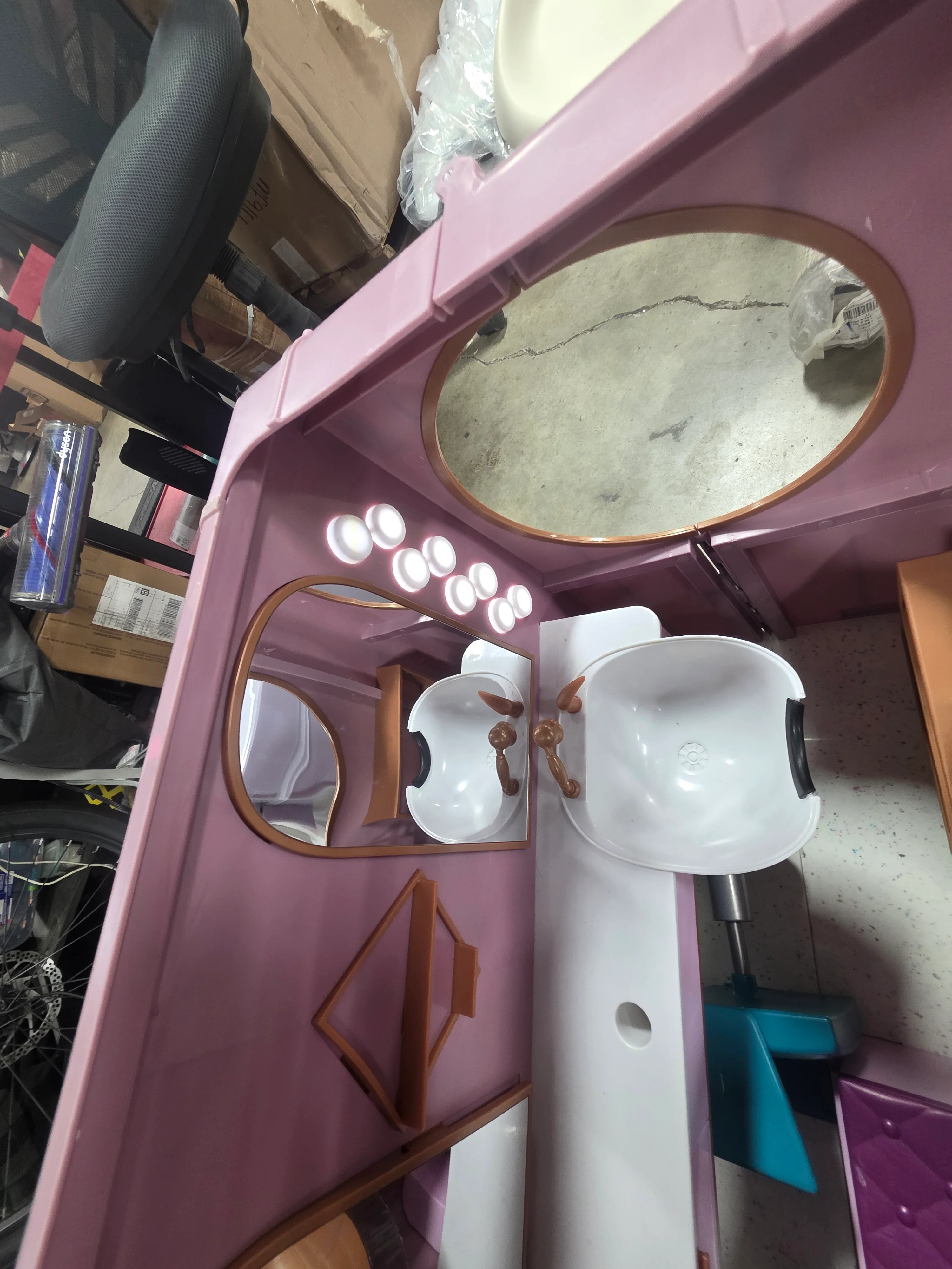 Hair Salon Playset for Dolls - Image 7