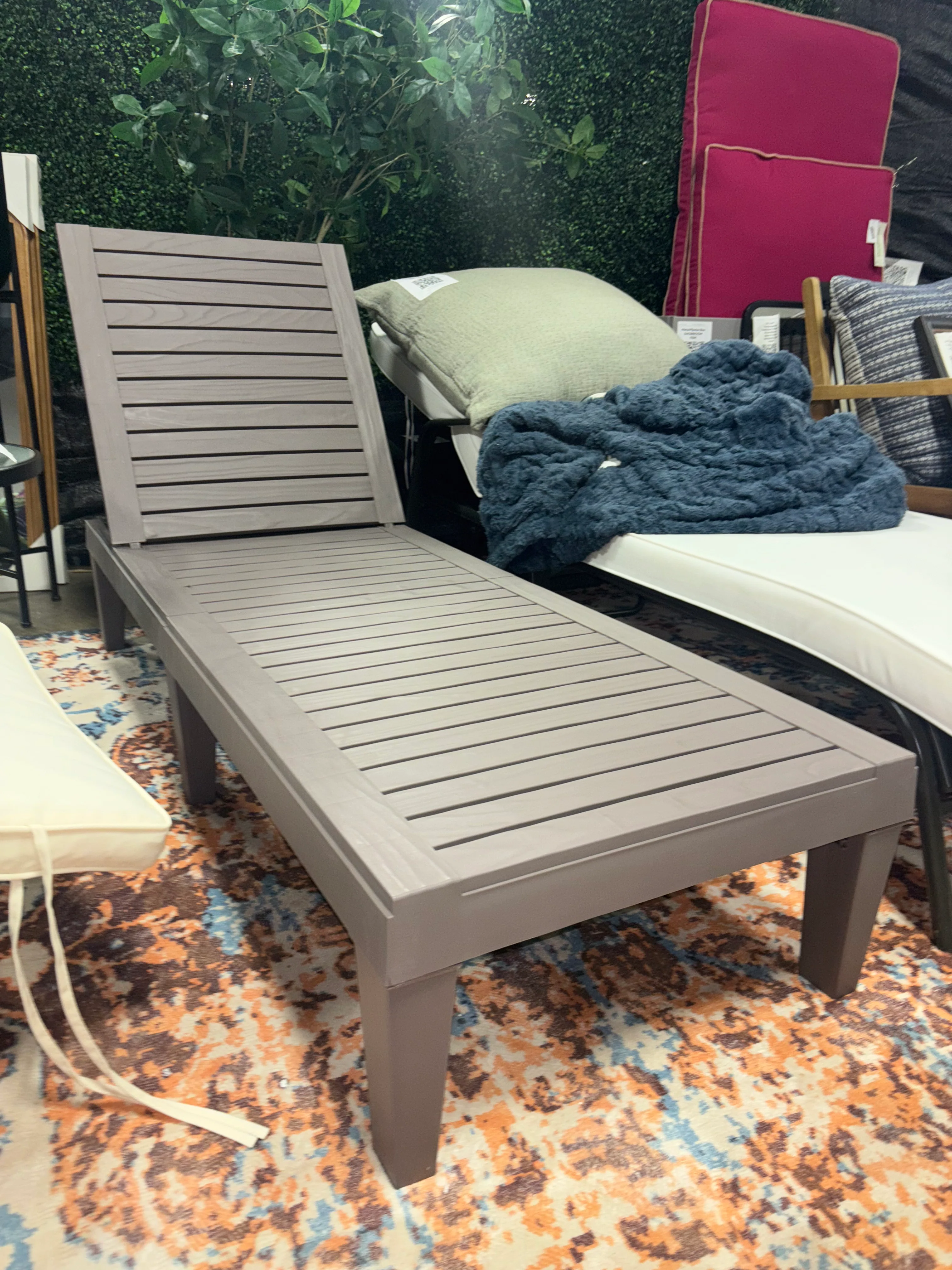 Highlawn Outdoor Chaise Lounge w/ Cushion - Gray/Cream SHOWROOM ITEM - Image 5