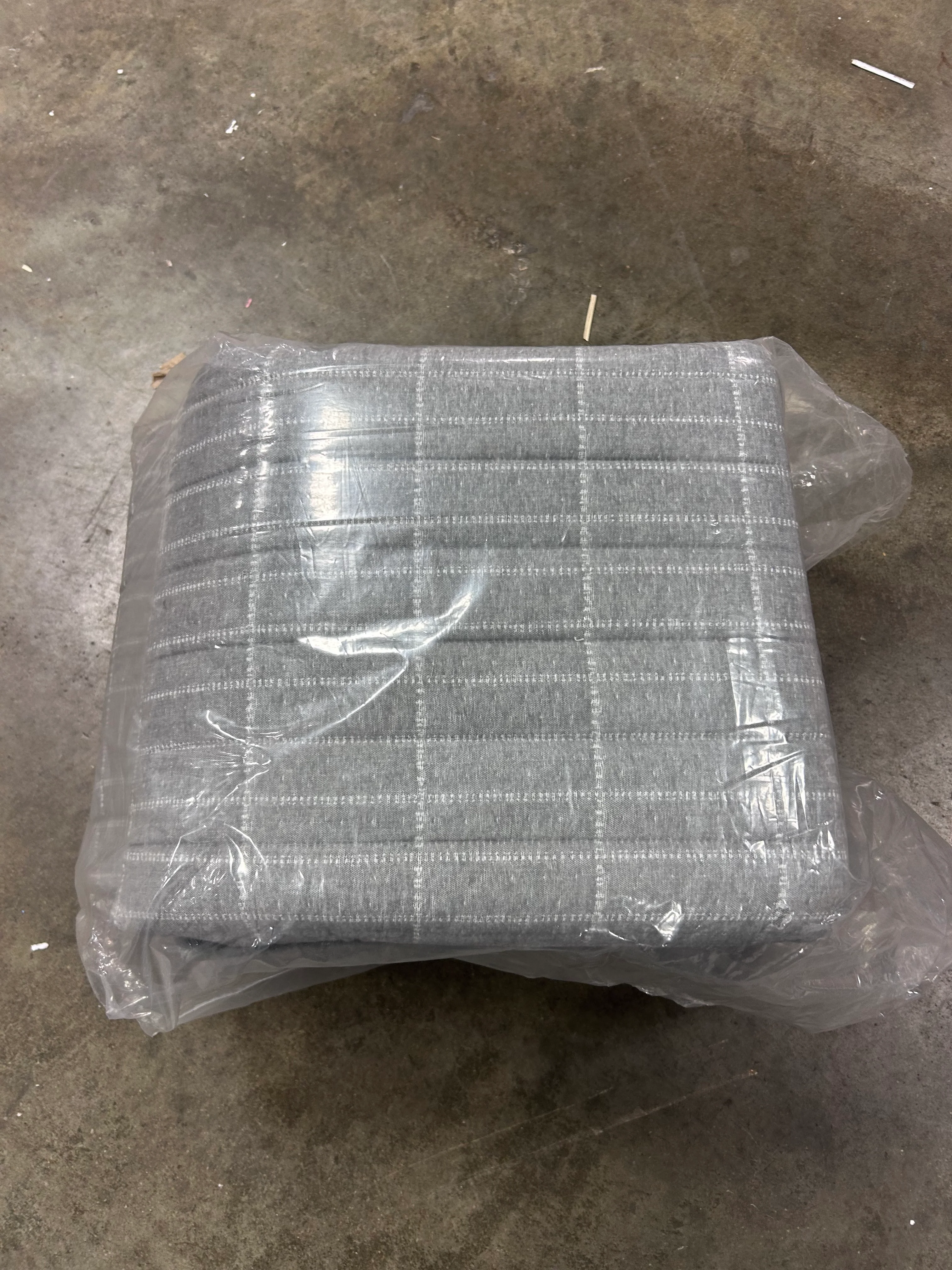 King Flannel Windowpane Quilt Charcoal Gray - Image 5