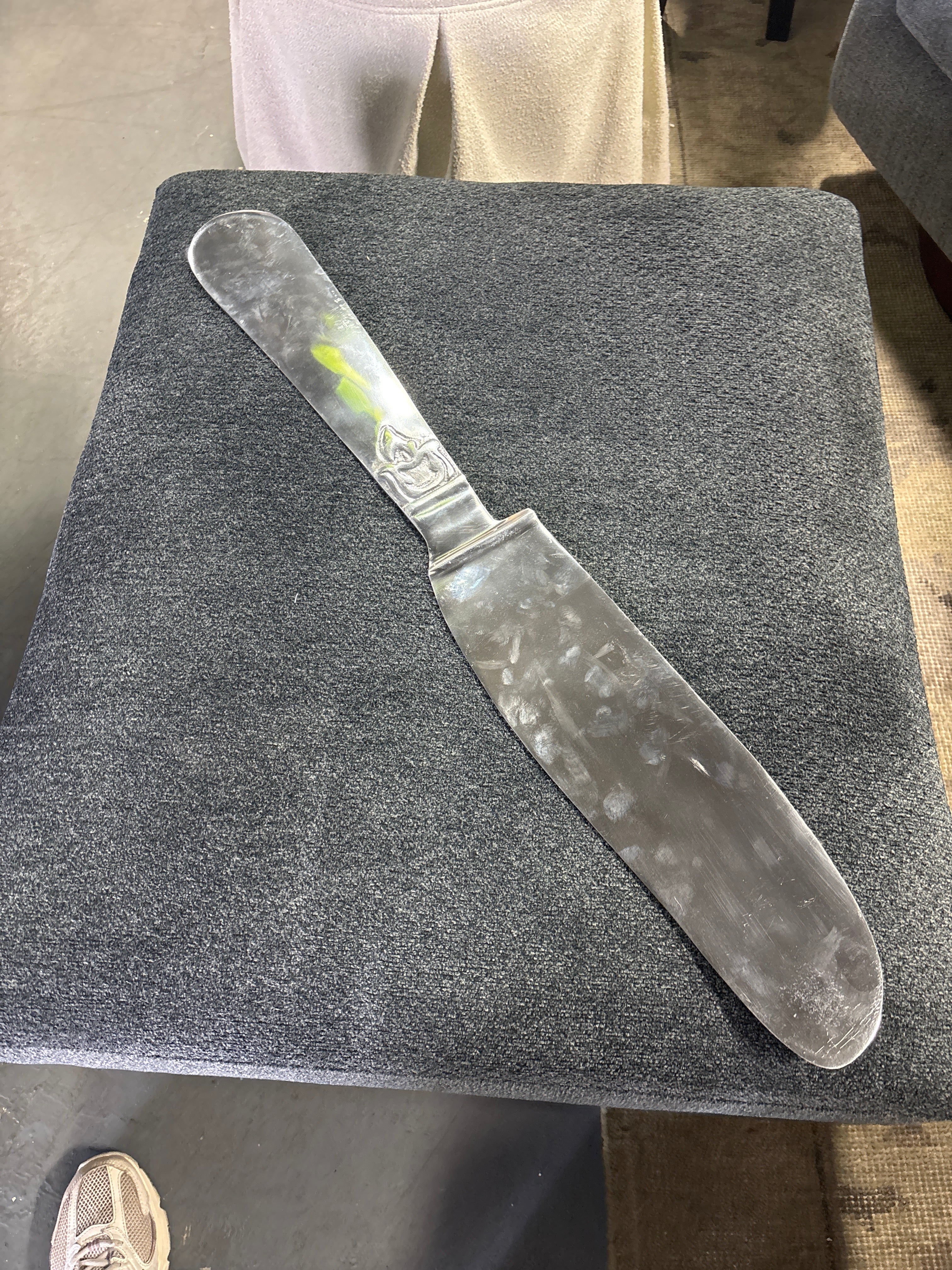 (KNIFE ONLY) UMA Silver Aluminum Metal Large Knife SHOWROOM ITEM - Image 2