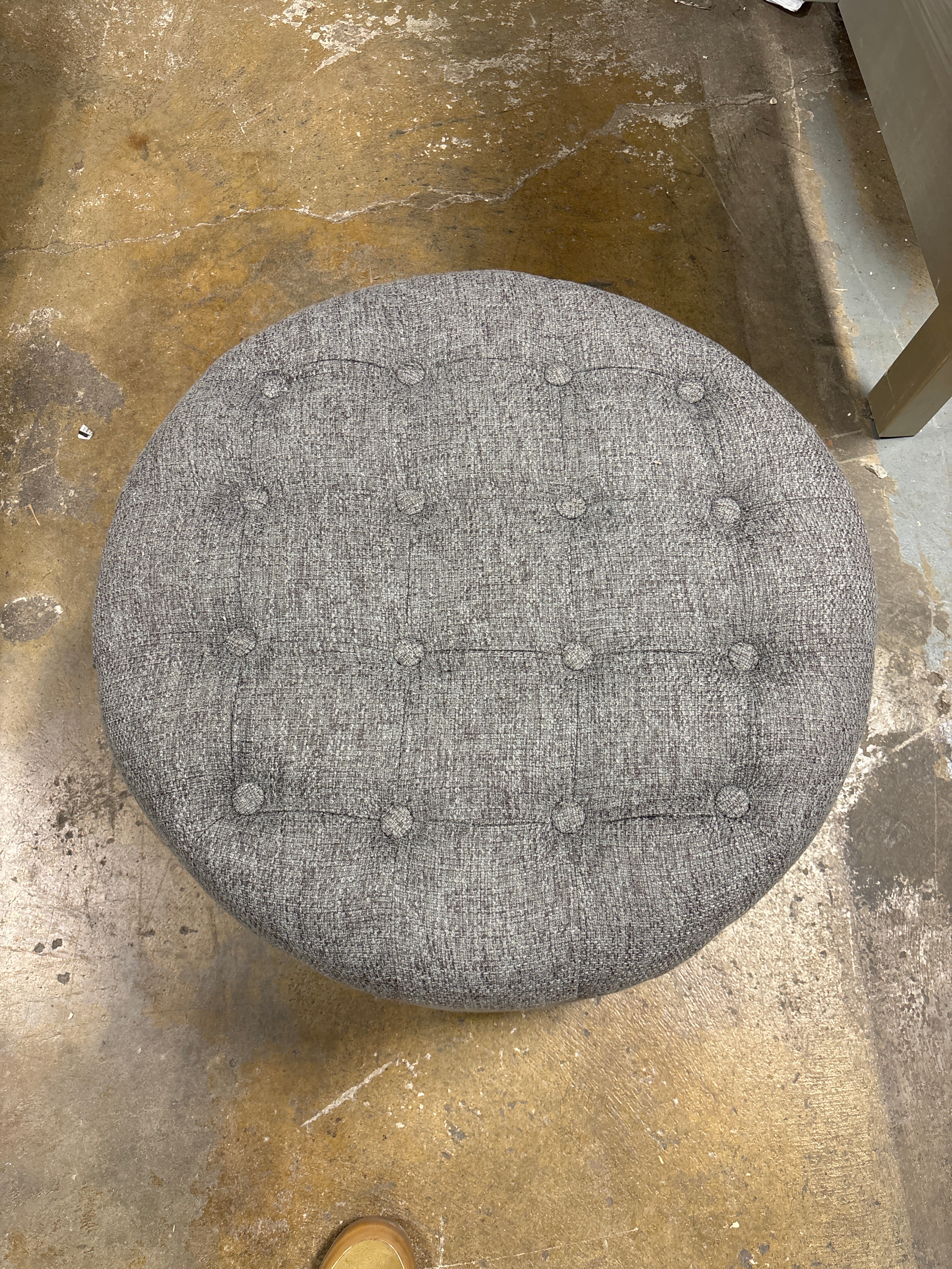 Large Tufted Round Storage Ottoman Gray Woven SHOWROOM ITEM - Image 5