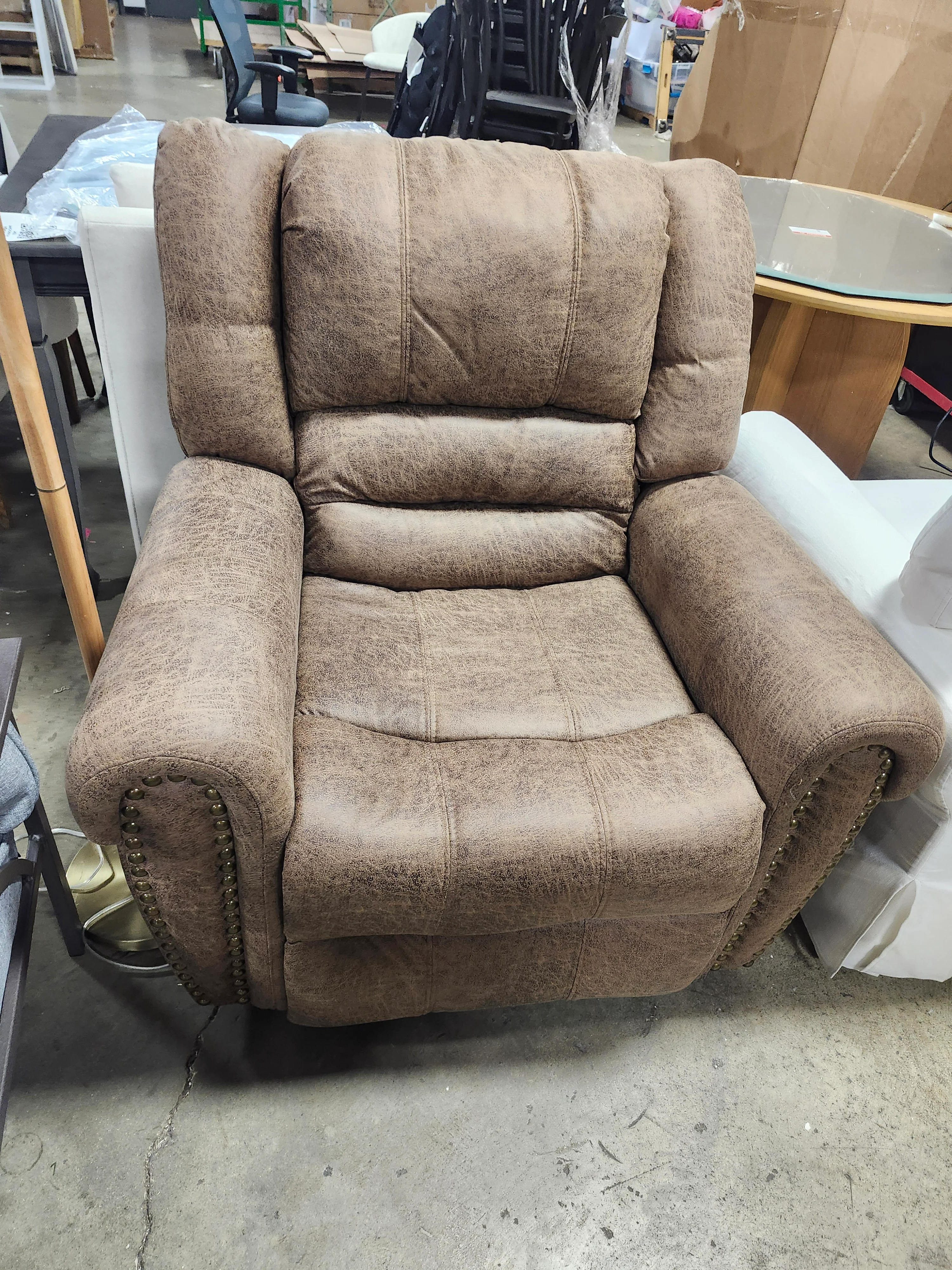 Leather Recliner Chair SHOWROOM ITEM - Image 2