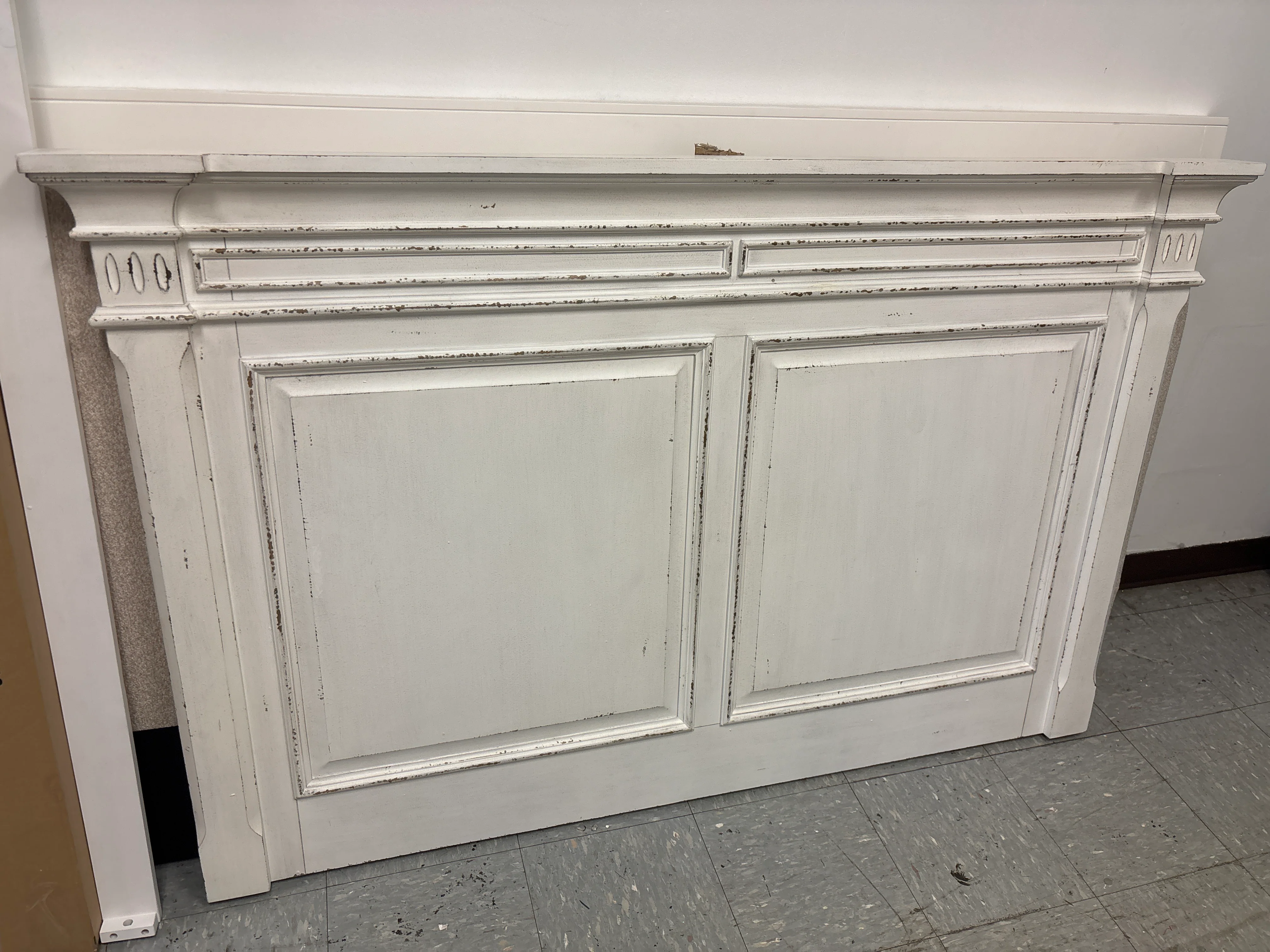 Liberty Furniture Abbey Park Queen Panel Headboard SHOWROOM ITEM - Image 2