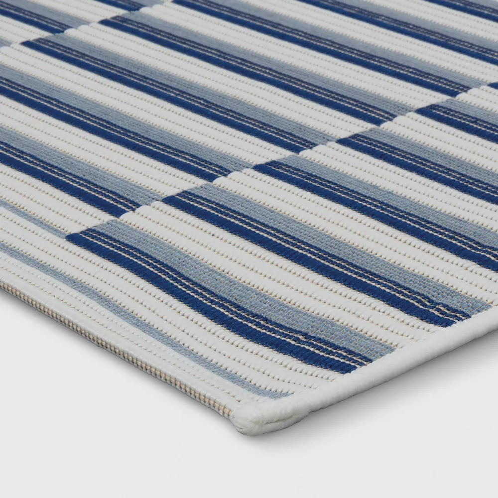 Linear Geo Outdoor Area Rug 3'11"x5'5" - Image 3
