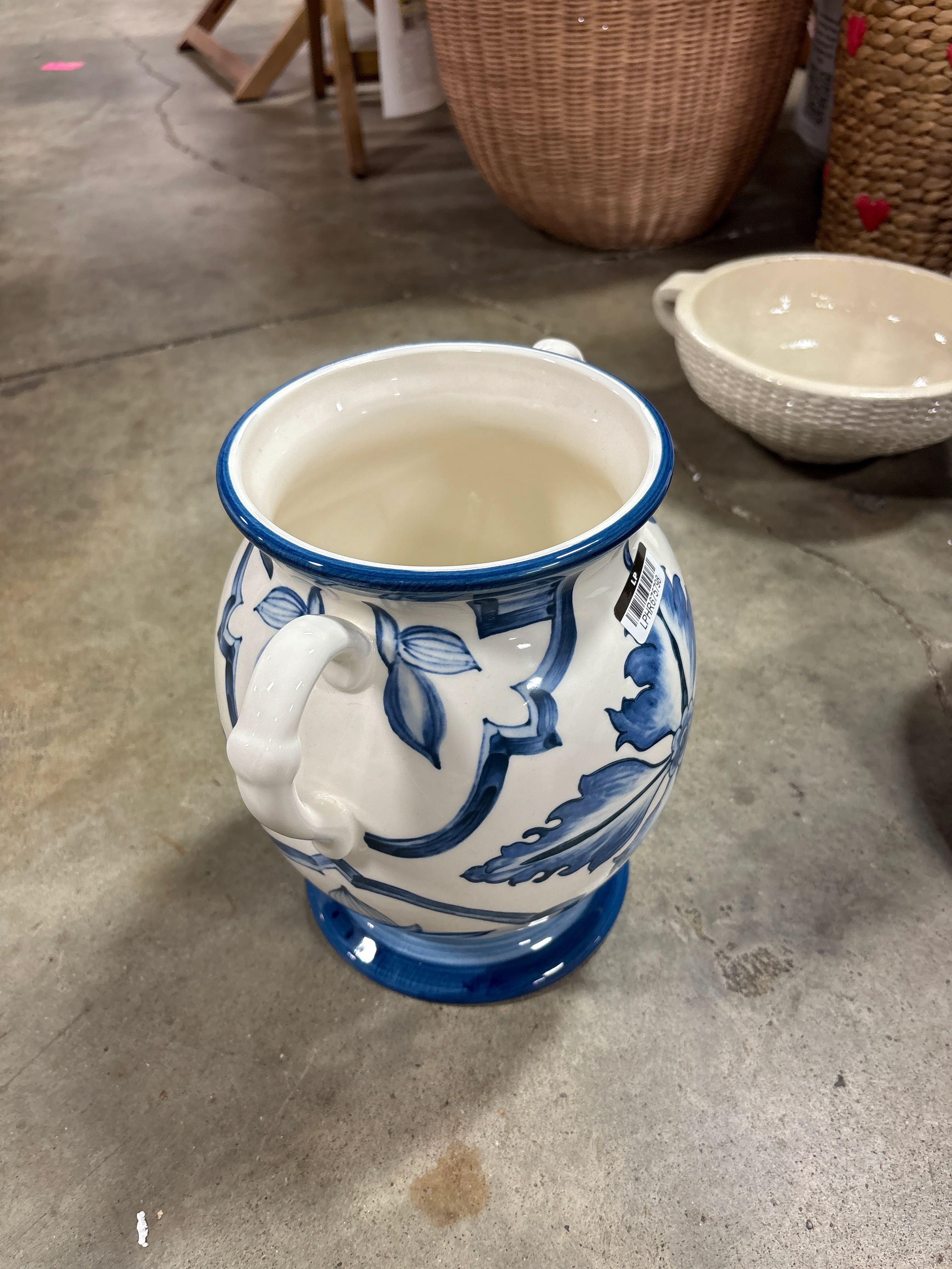 Muchoise Ceramic Vase with Handles White/Blue SHOWROOM ITEM - Image 2