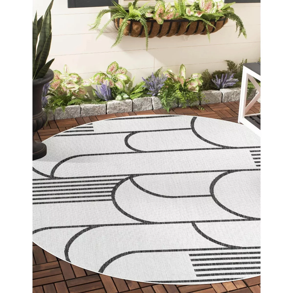 Outdoor Modern Mod Geometric Woven Area Rug 8 ft round - Image 5