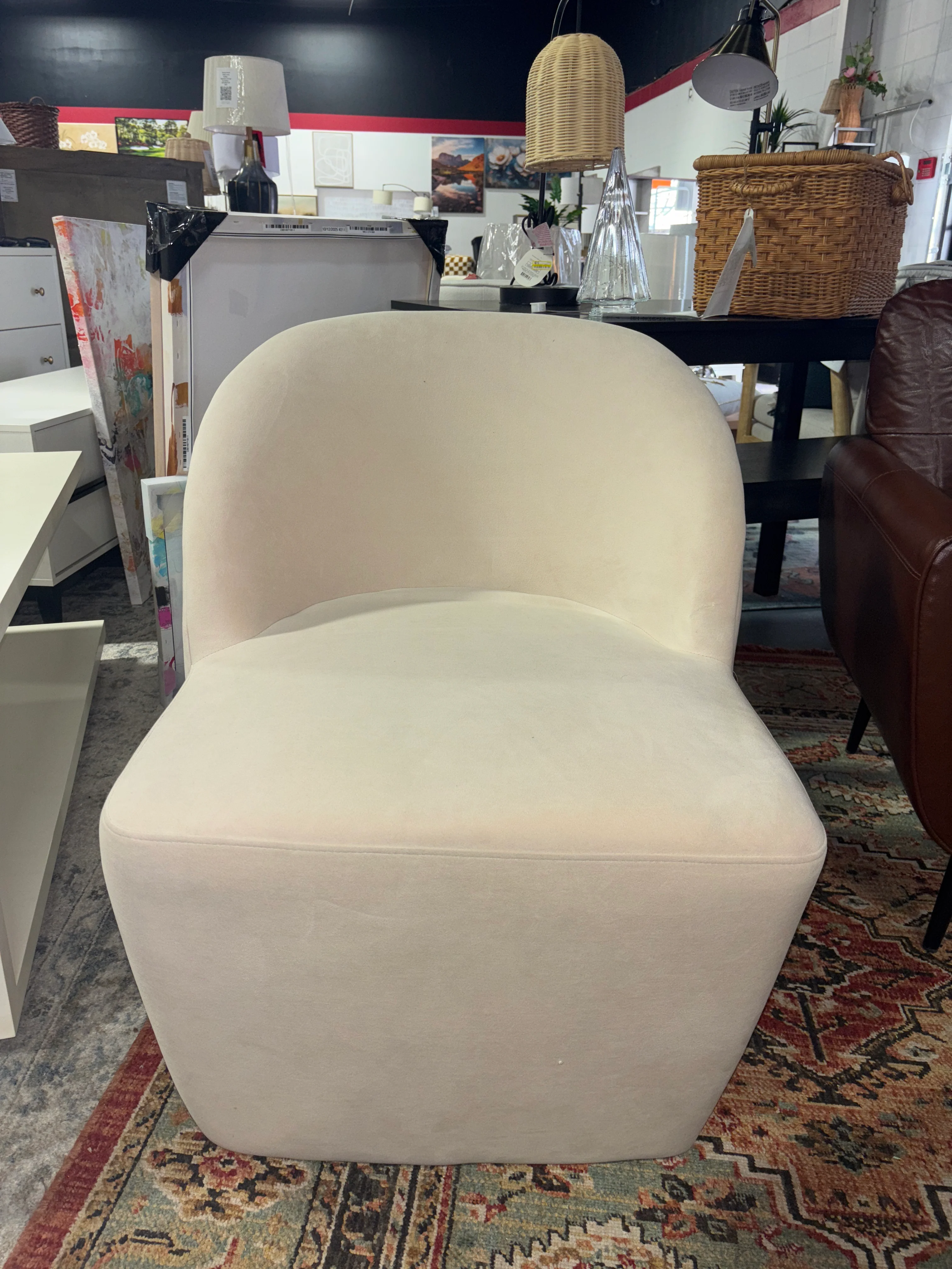 Pasadena Swivel Accent Chair - Beige Velvet SHOWROOM ITEM - Image 3
