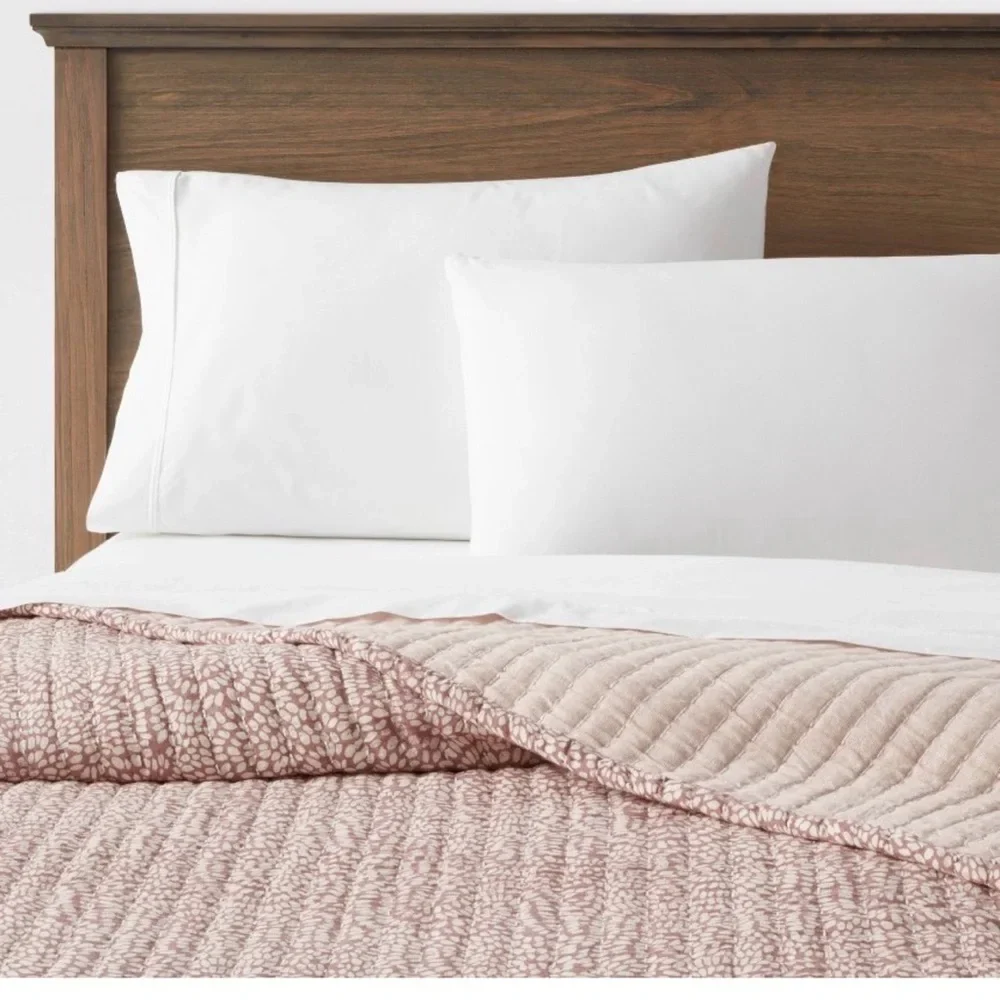 Pink and White cotton matelasse’ Quilt King