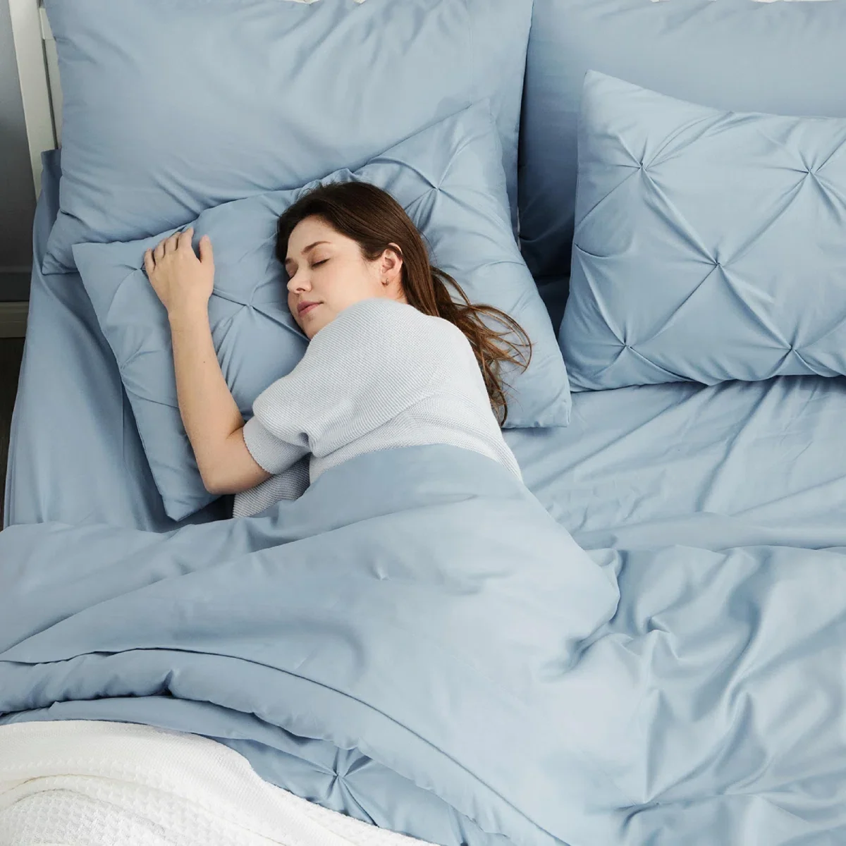 Pintuck Pinch Pleat Bed-in-a-Bag (Set of 7) Queen - Image 3
