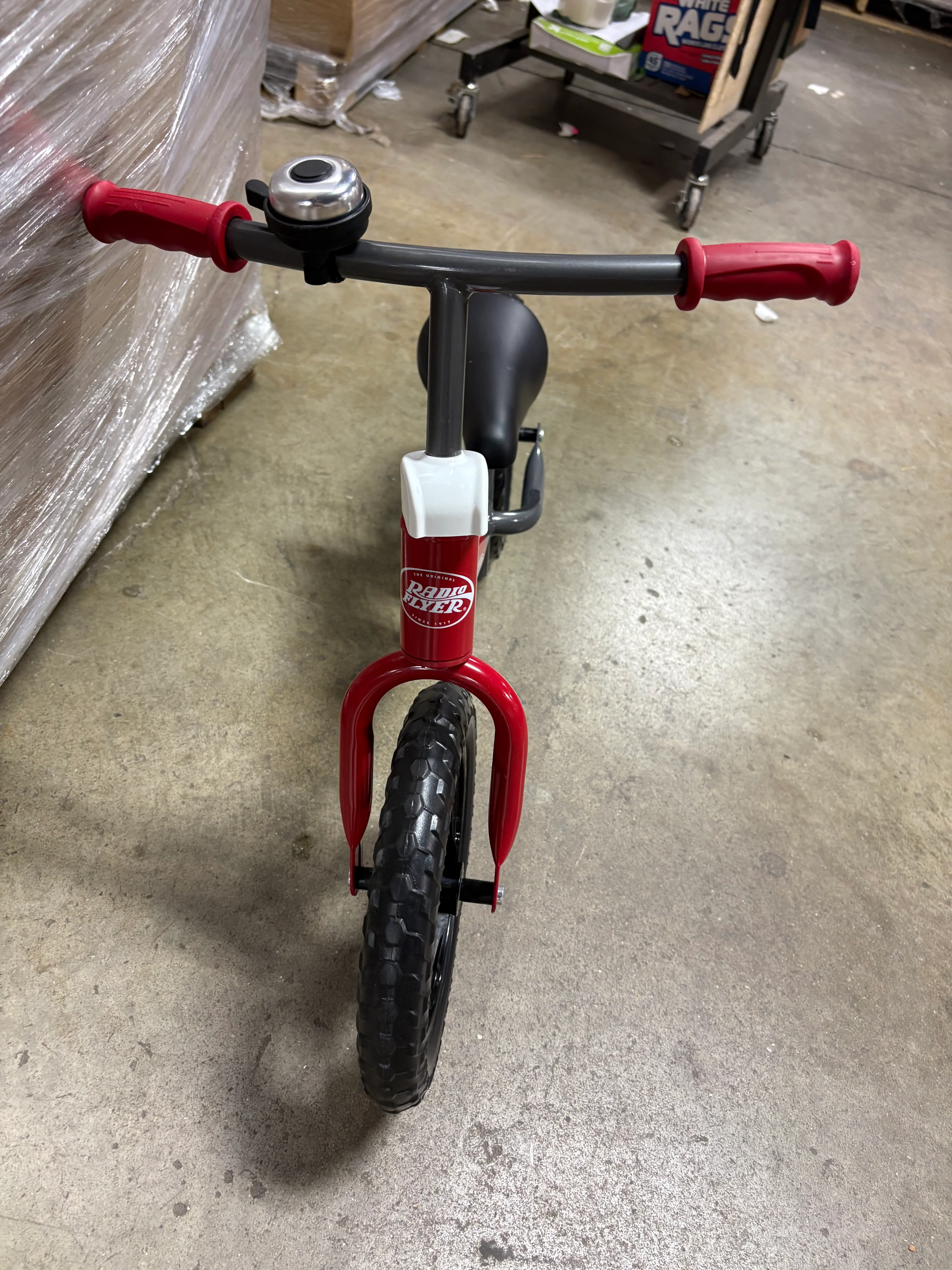 Radio Flyer Glide and Go Pro 12" Kids' Balance Bike - Image 4
