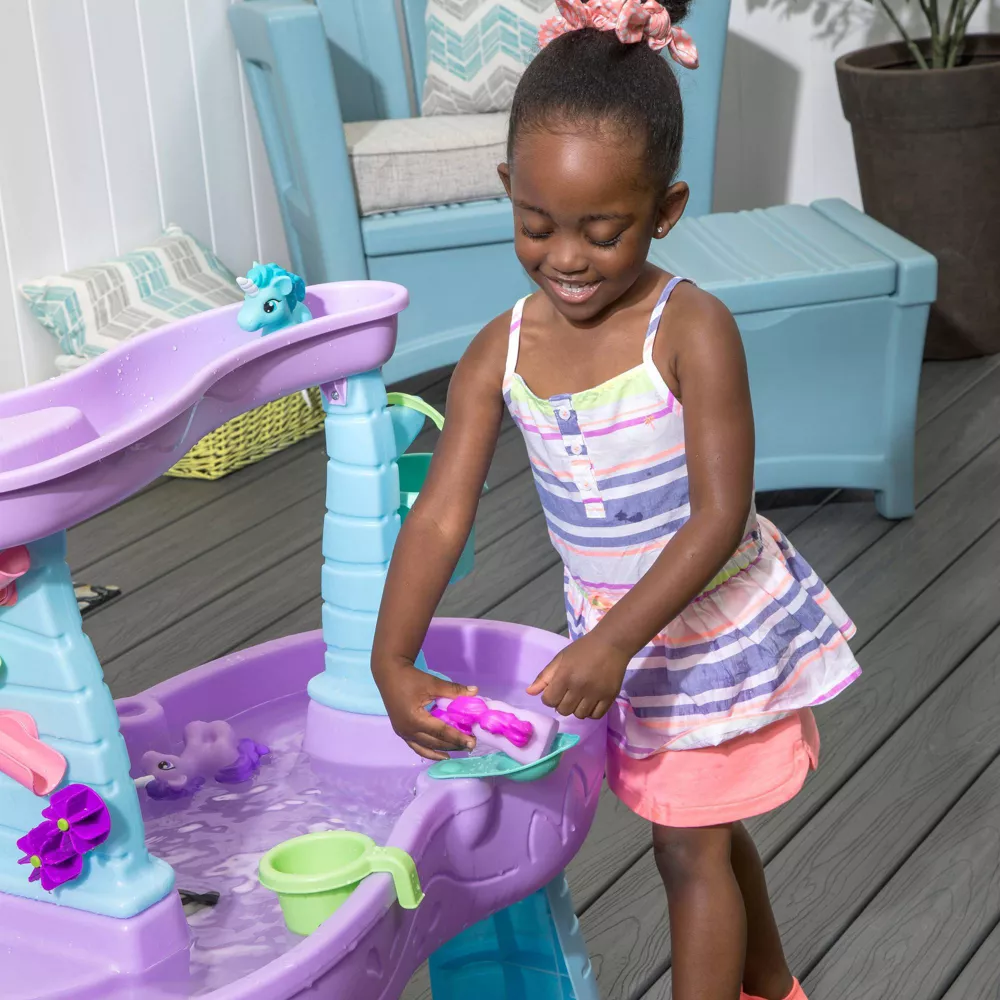 Rain Showers & Unicorns Water Table - Image 4