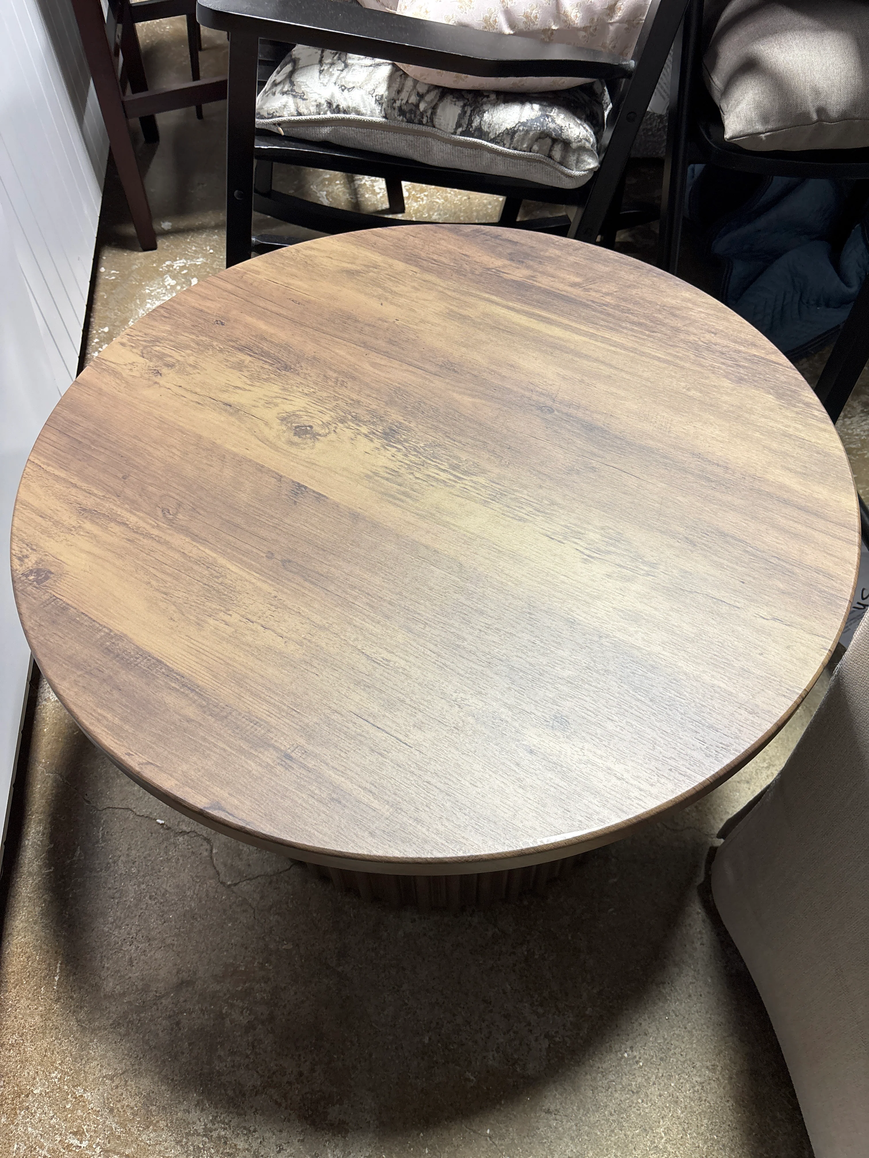 Round Coffee Table with Metal Base for Living Room SHOWROOM ITEM - Image 3
