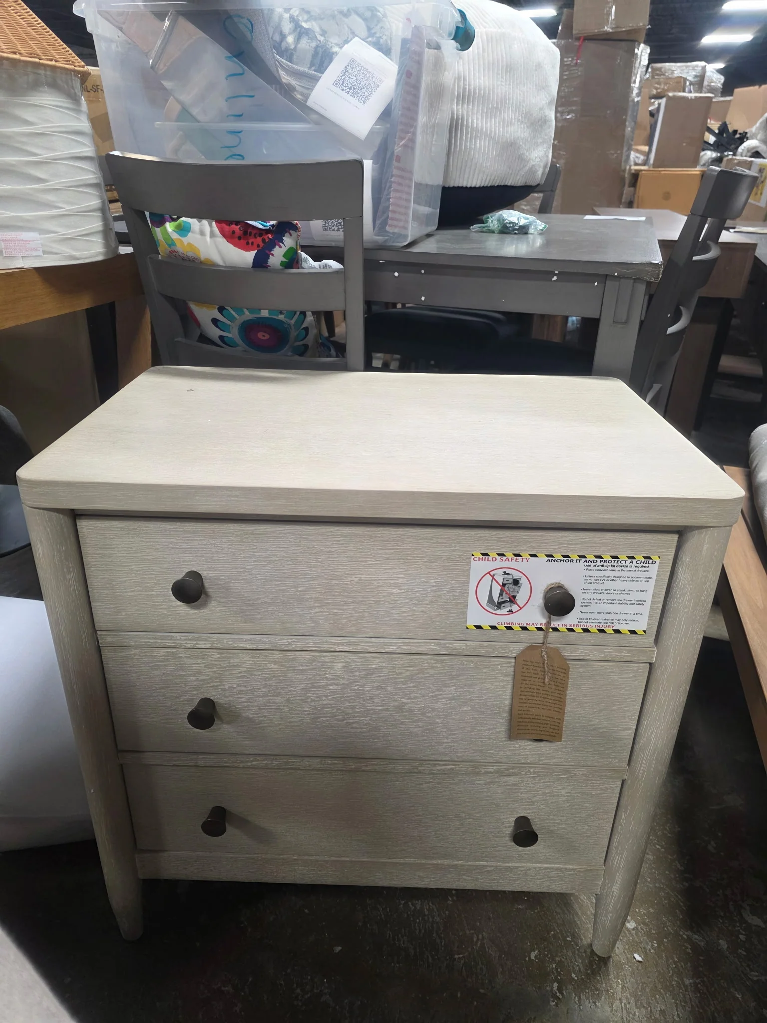Shannen 3 - Drawer Nightstand SHOWROOM ITEM - Image 2