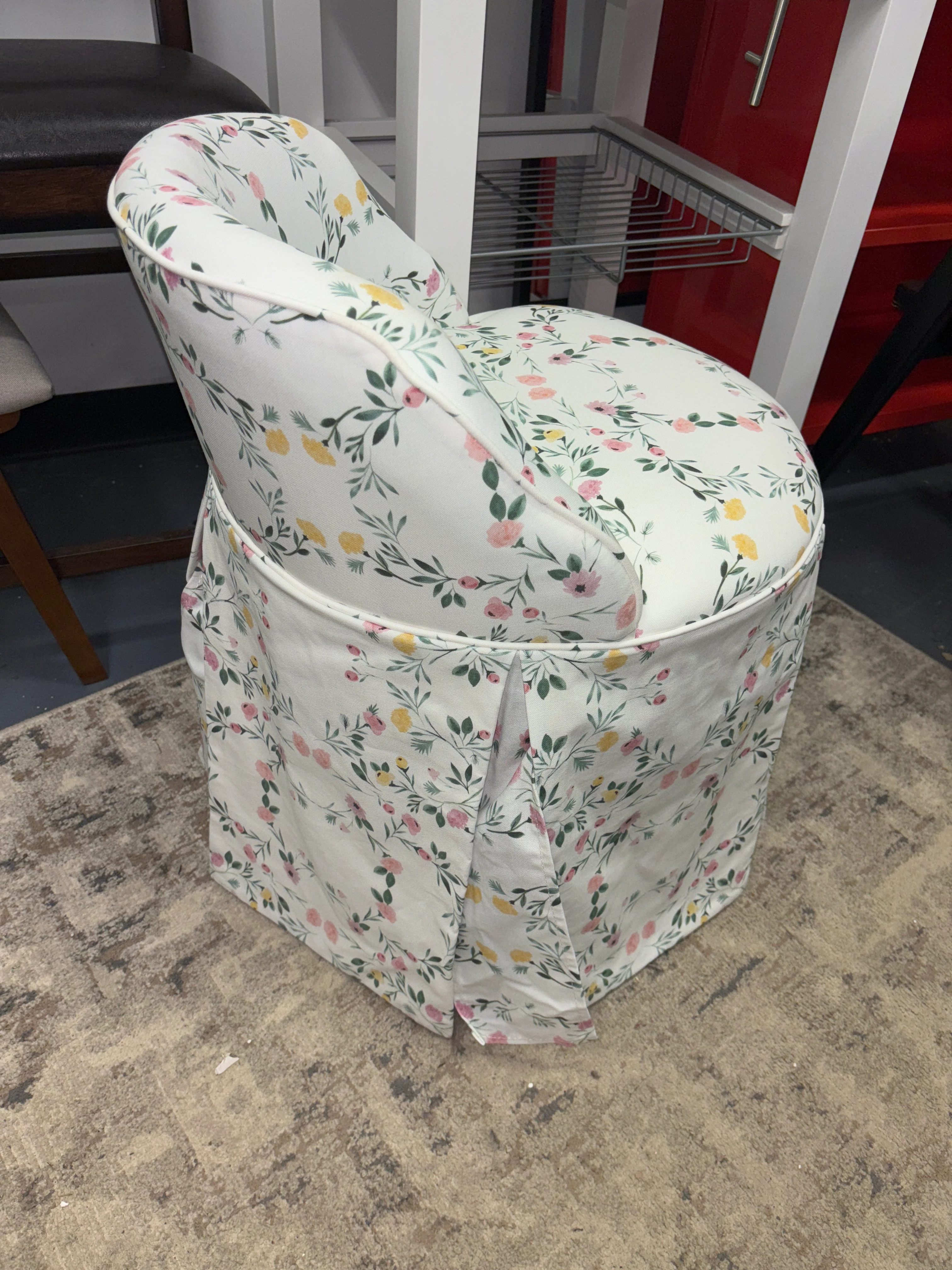 Skyline Furniture Vanity Chair - Kaleidoscope Floral SHOWROOM ITEM - Image 3