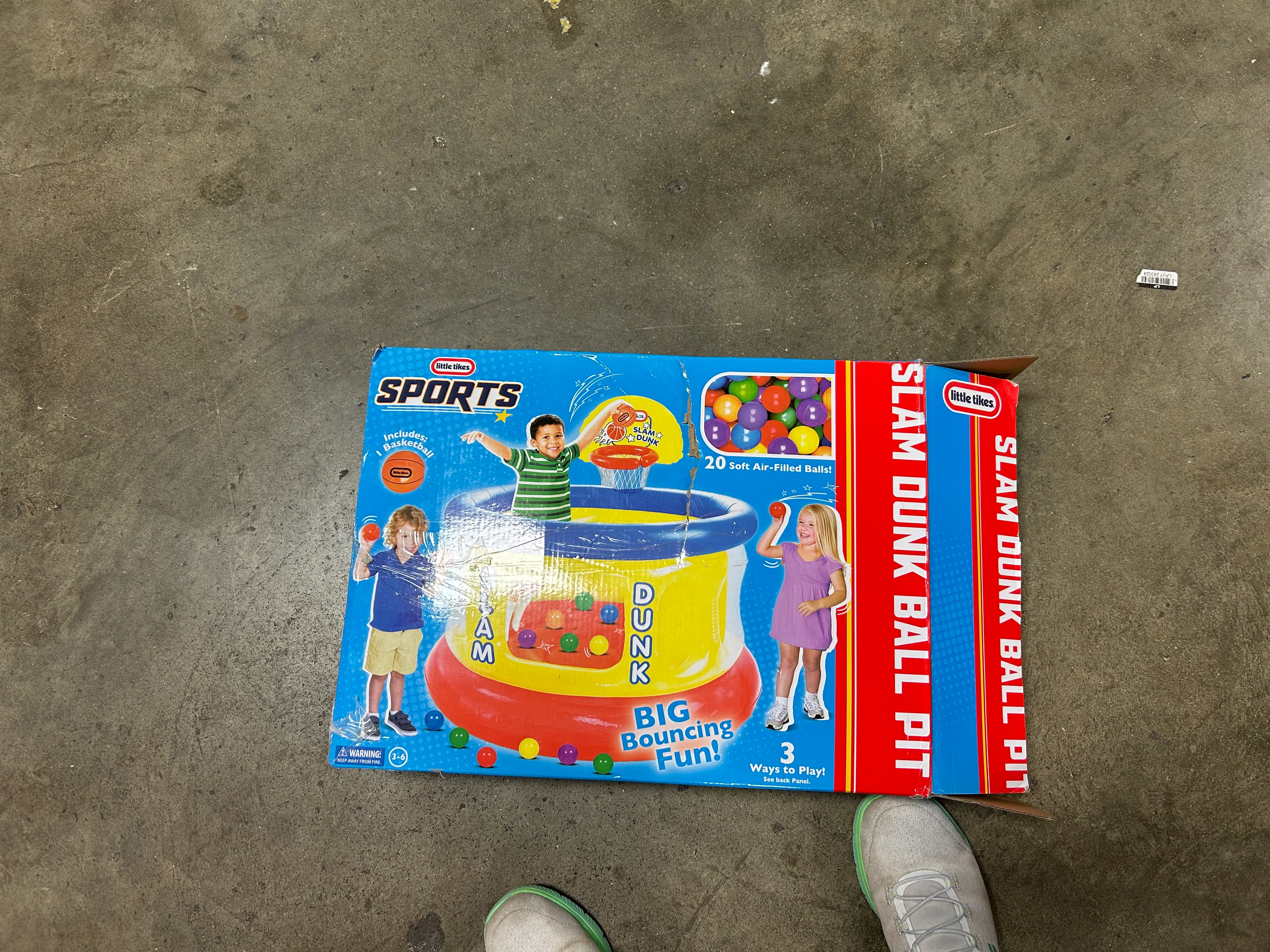Slam Dunk Big Ball Pit with 20 AiLittle Tikes Slam Dunk Big Ball Pit - Image 7