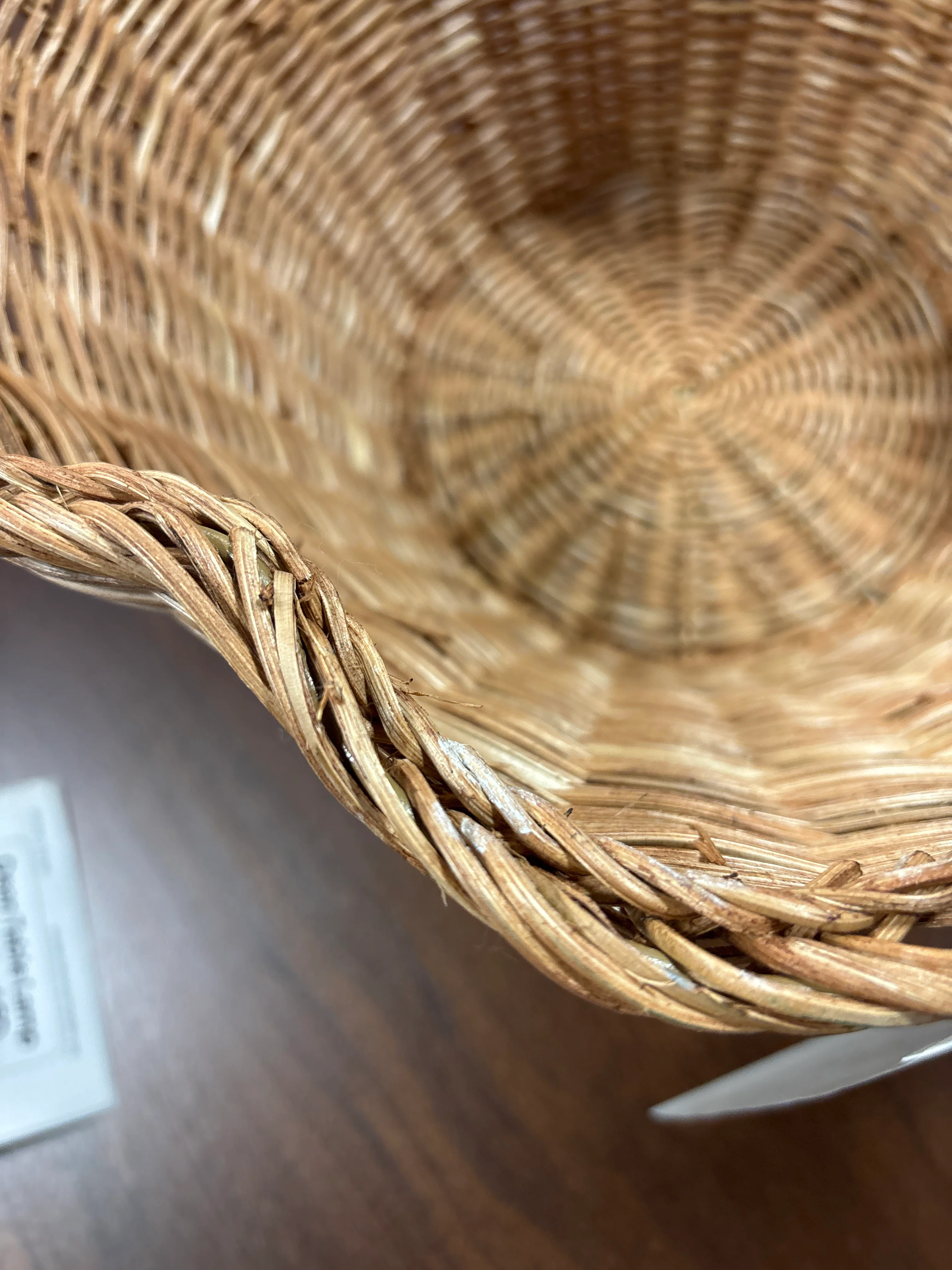 Small Scalloped Wicker Basket SHOWROOM ITEM - Image 5