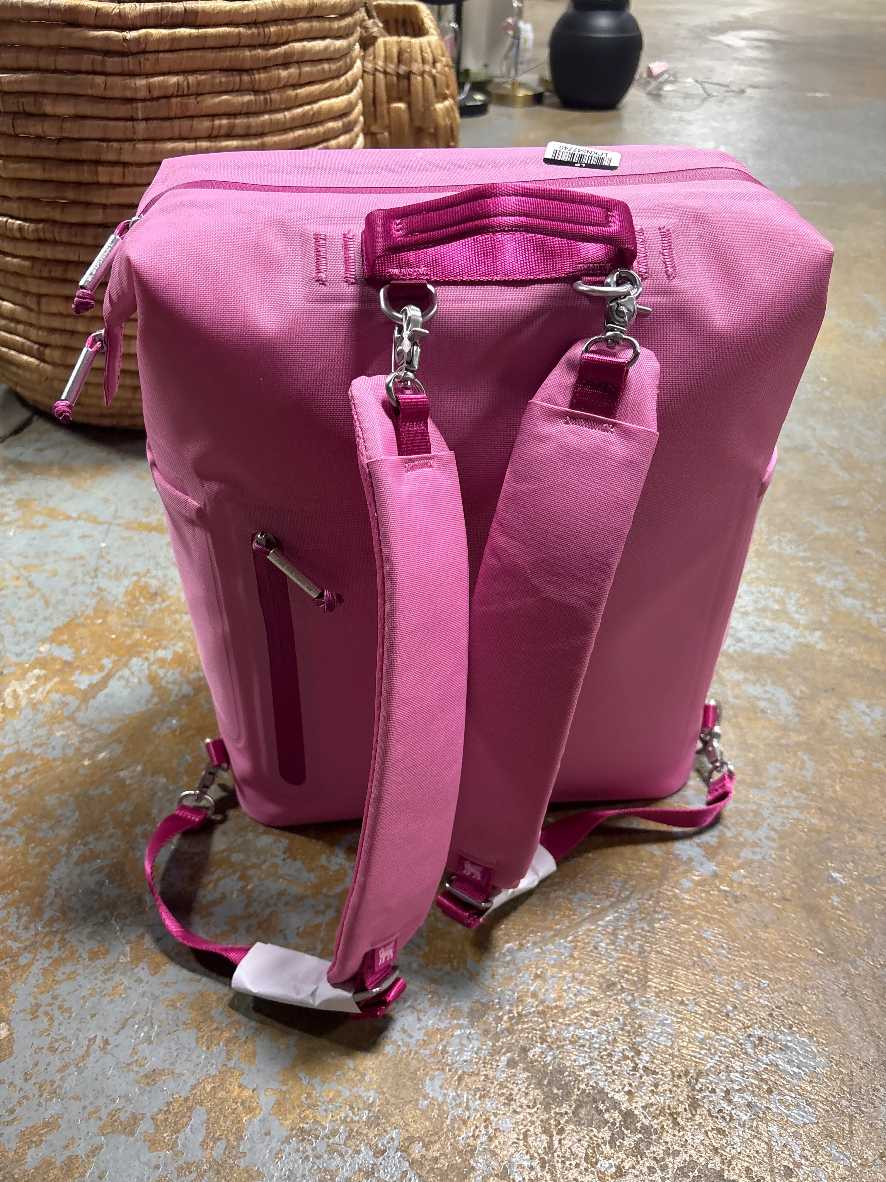 Stanley 20 Cans/14.8qt All Day Madeleine Midi Backpack Cooler SHOWROOM ITEM - Image 3