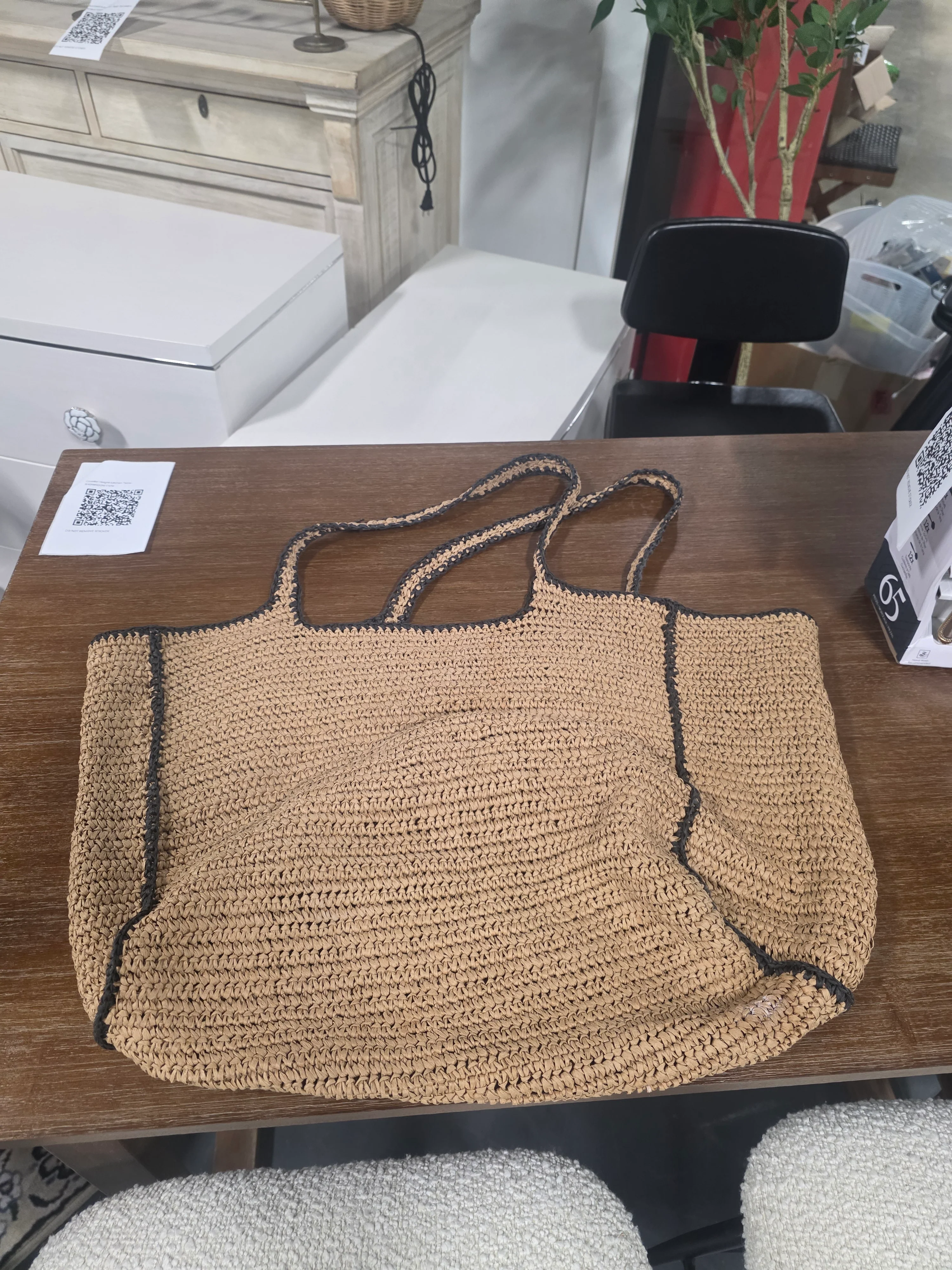 Straw Large Packable Tote Handbag - A New Day - SHOWROOM ITEM - Image 2