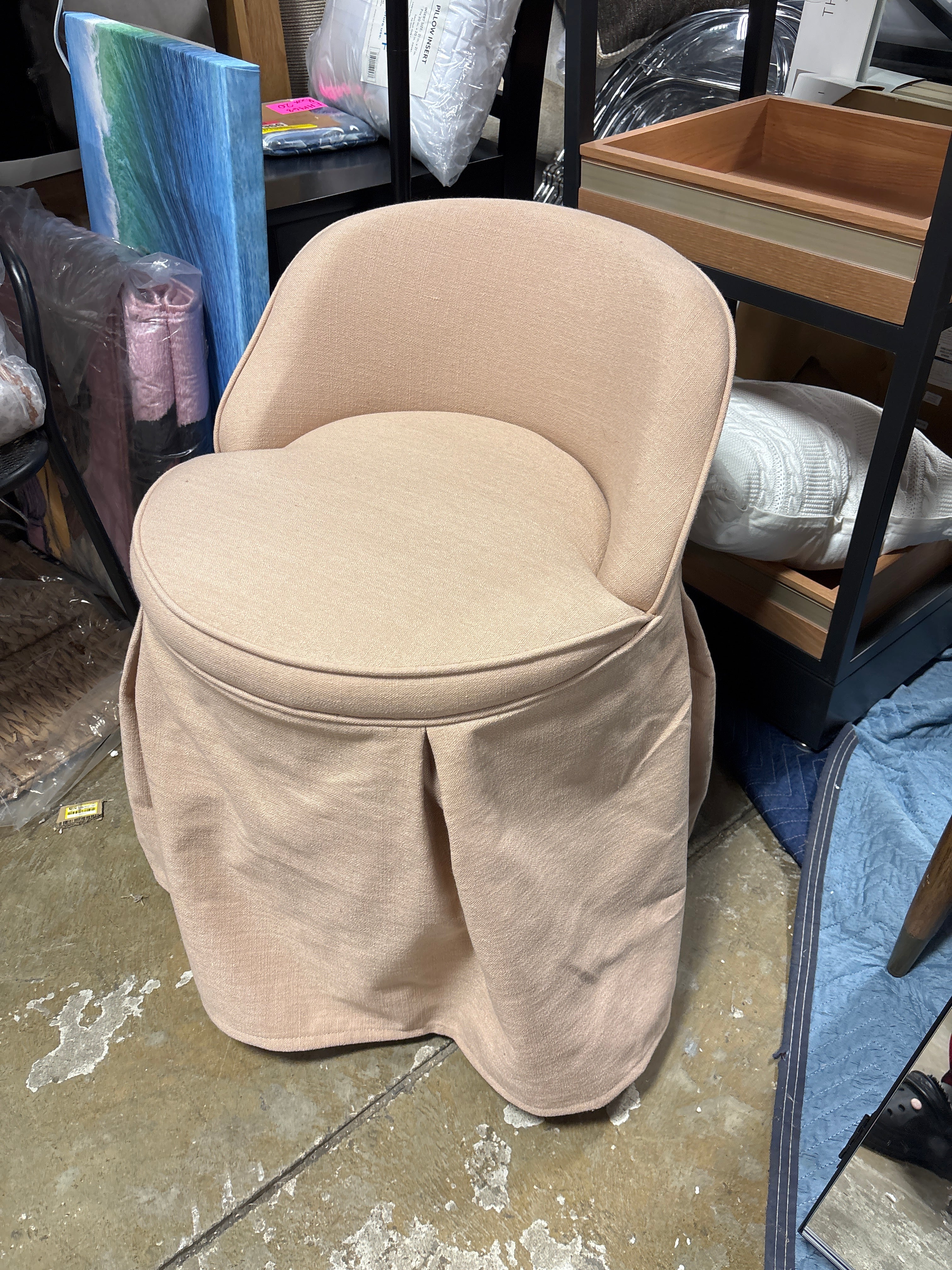 Teen Vanity Chair - Fawn SHOWROOM ITEM - Image 3
